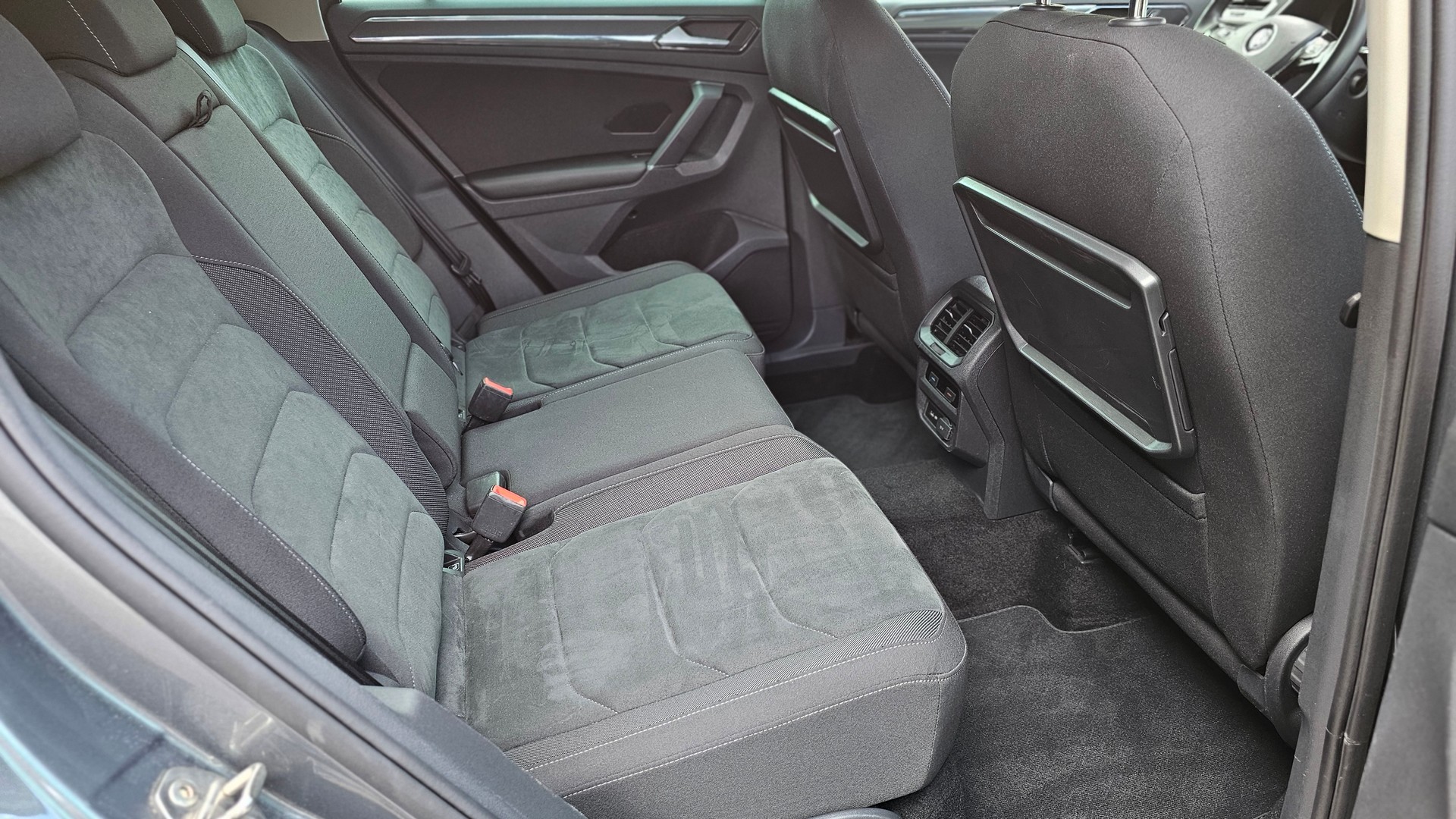 VW Tiguan 2.0TSI Highline 4Motion DSG-image-12