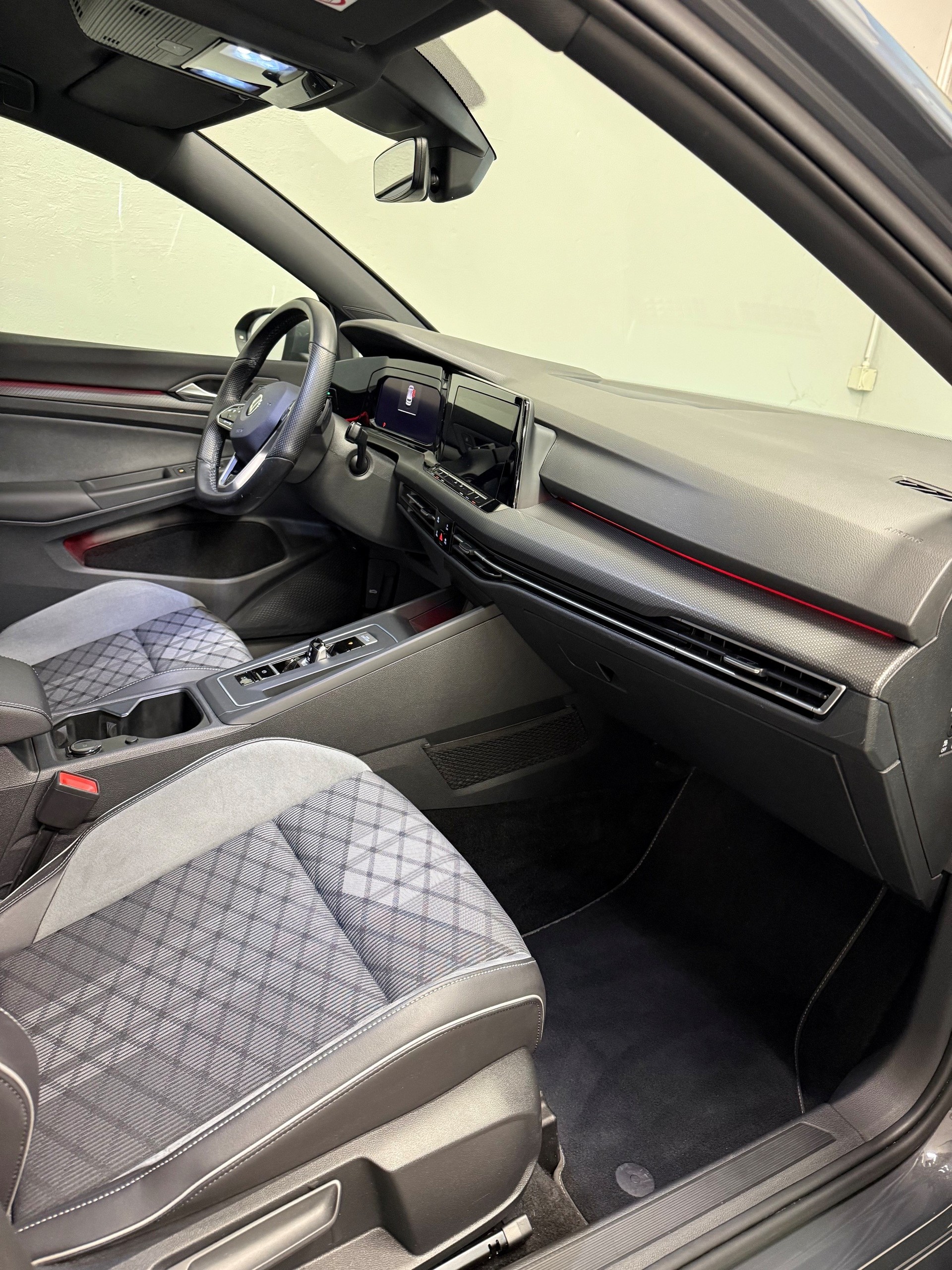 VW Golf 1.5 eTSI mHEV ACT R-Line DSG-image-7