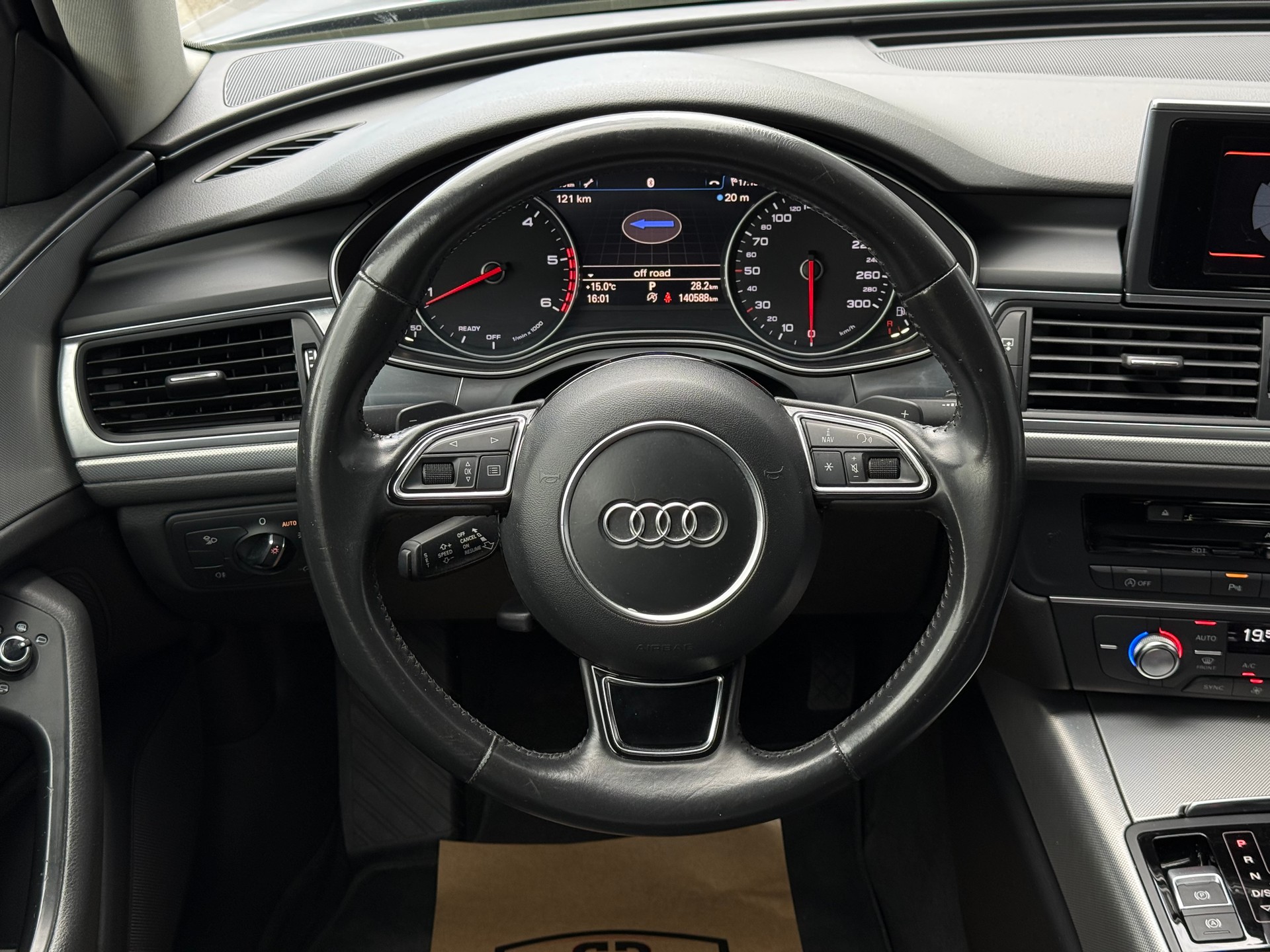 AUDI A6 Avant 2.0 TDI S-tronic S-Line-image-13