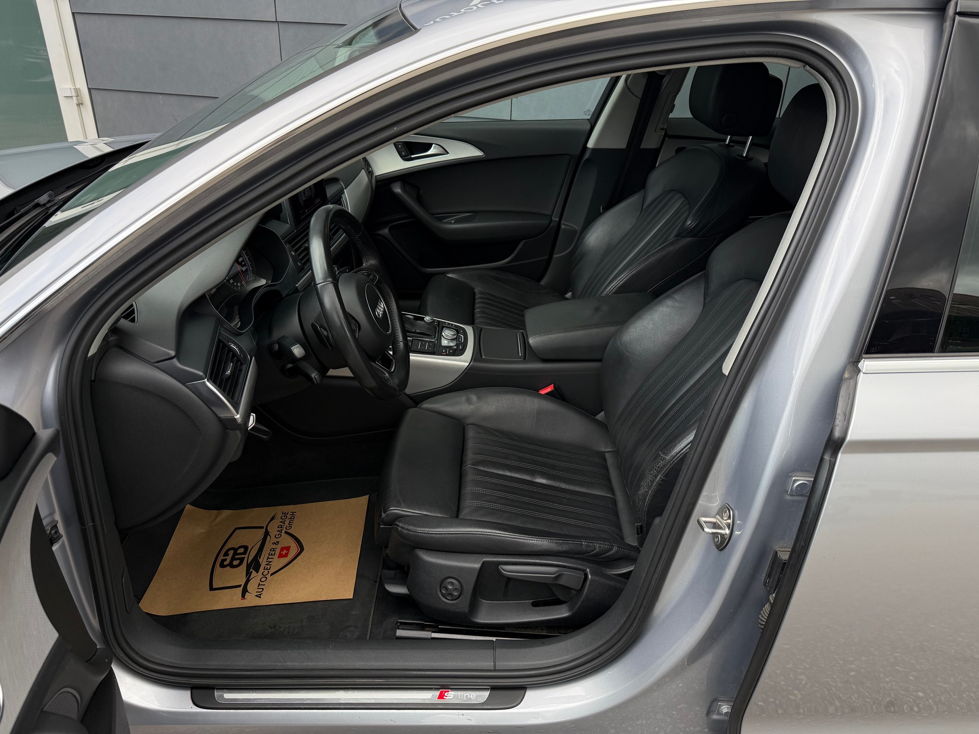 AUDI A6 Avant 2.0 TDI S-tronic S-Line-image-7