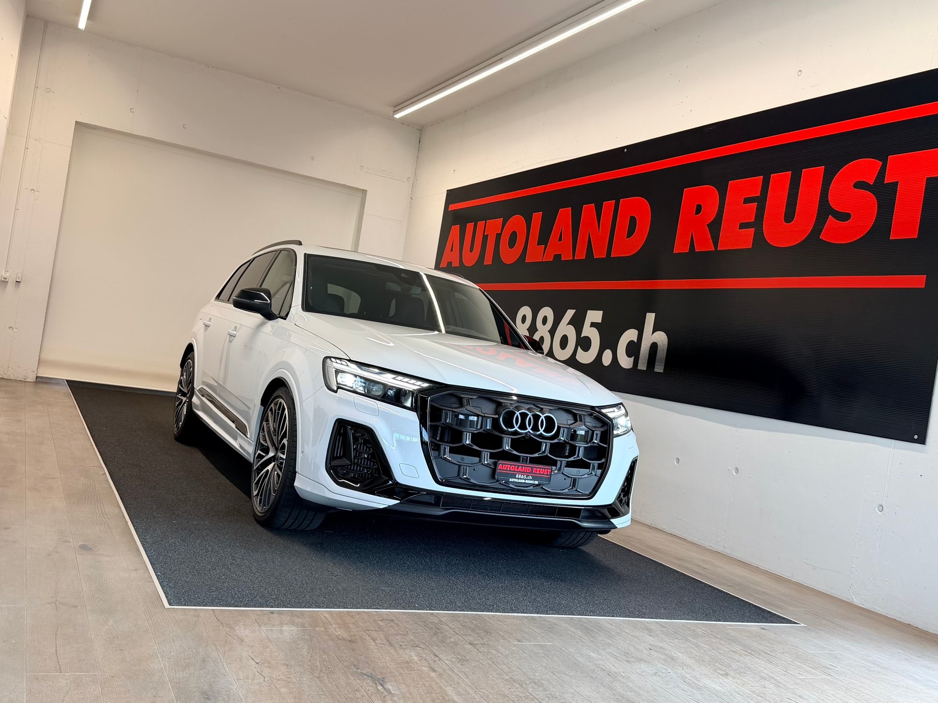 AUDI SQ7 TFSI quattro tiptronic-image-0