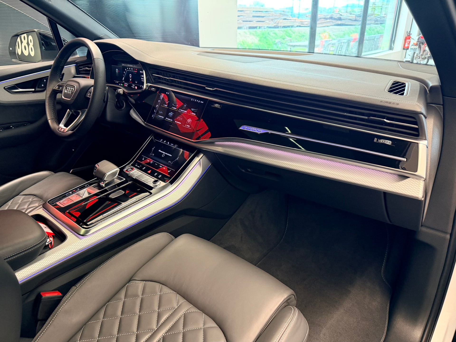 AUDI SQ7 TFSI quattro tiptronic-image-19