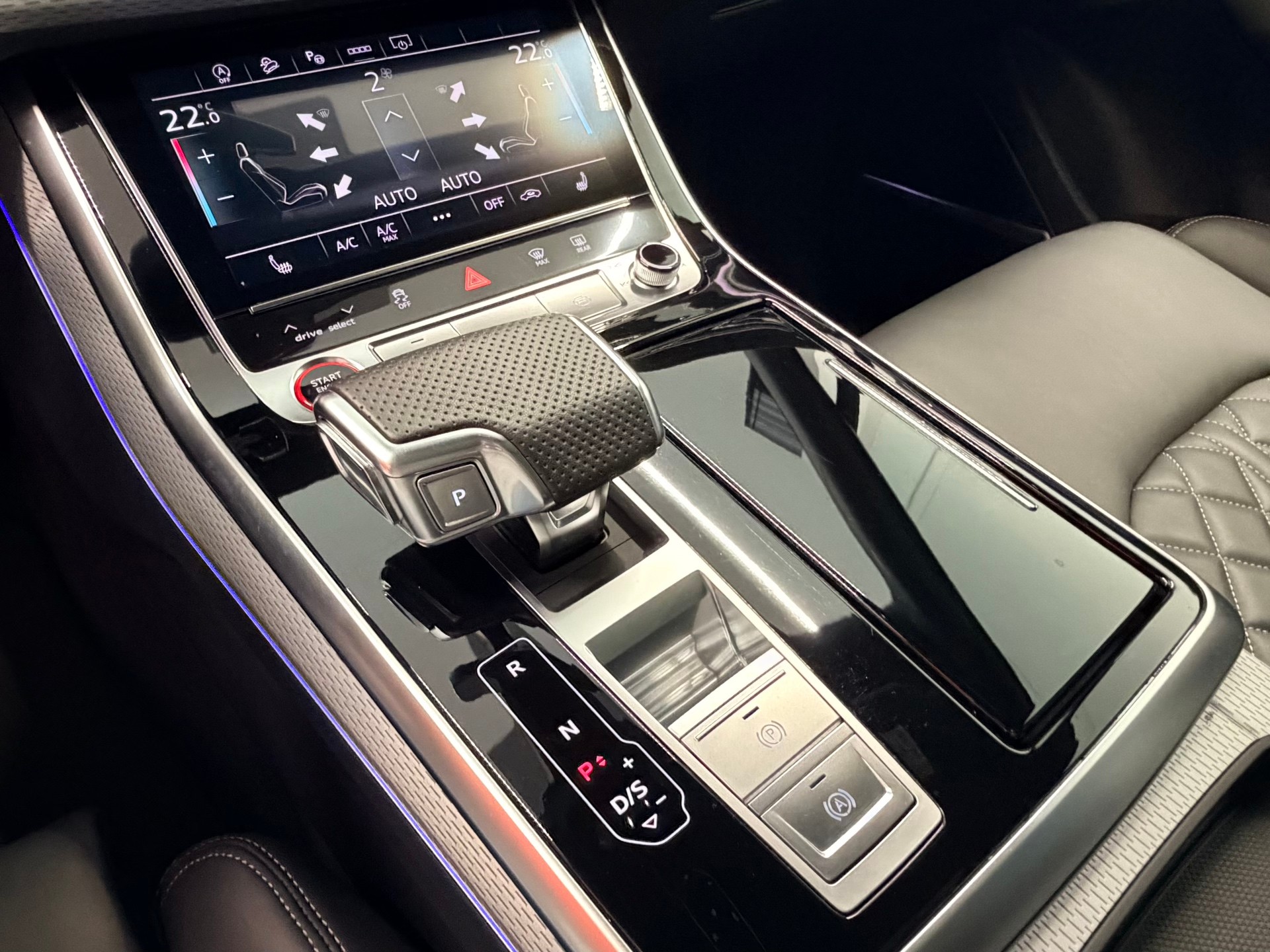 AUDI SQ7 TFSI quattro tiptronic-image-22