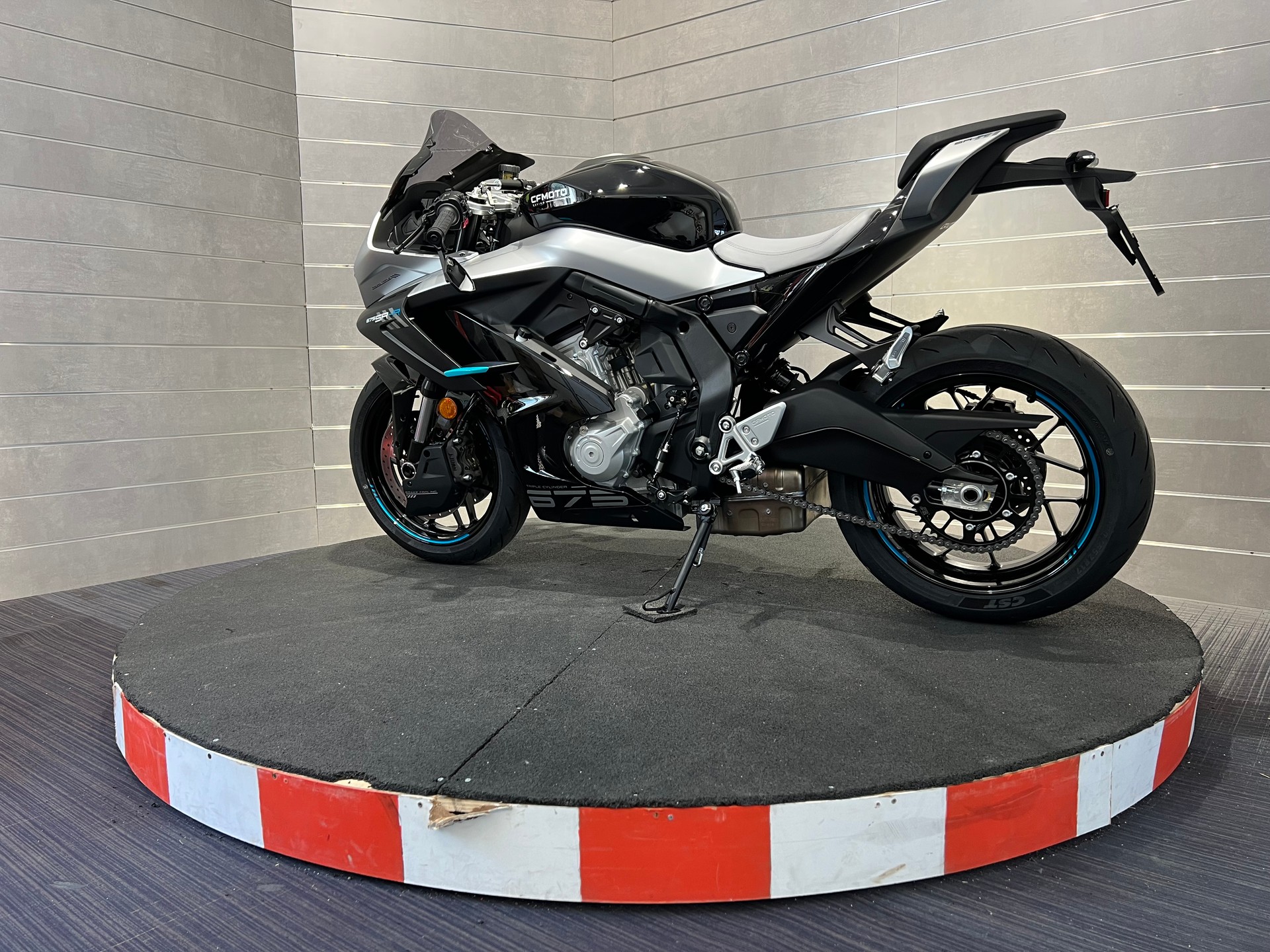 CF MOTO 675 SR-R-image-2