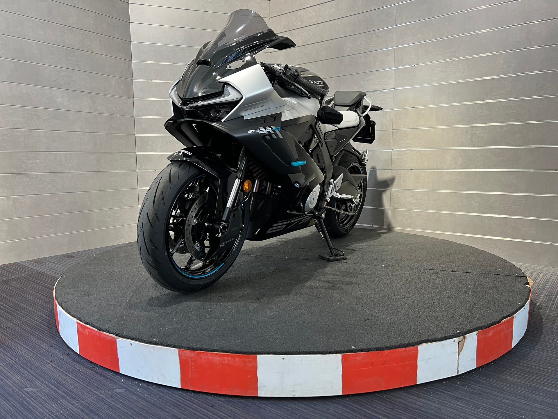 CF MOTO 675 SR-R-image-0