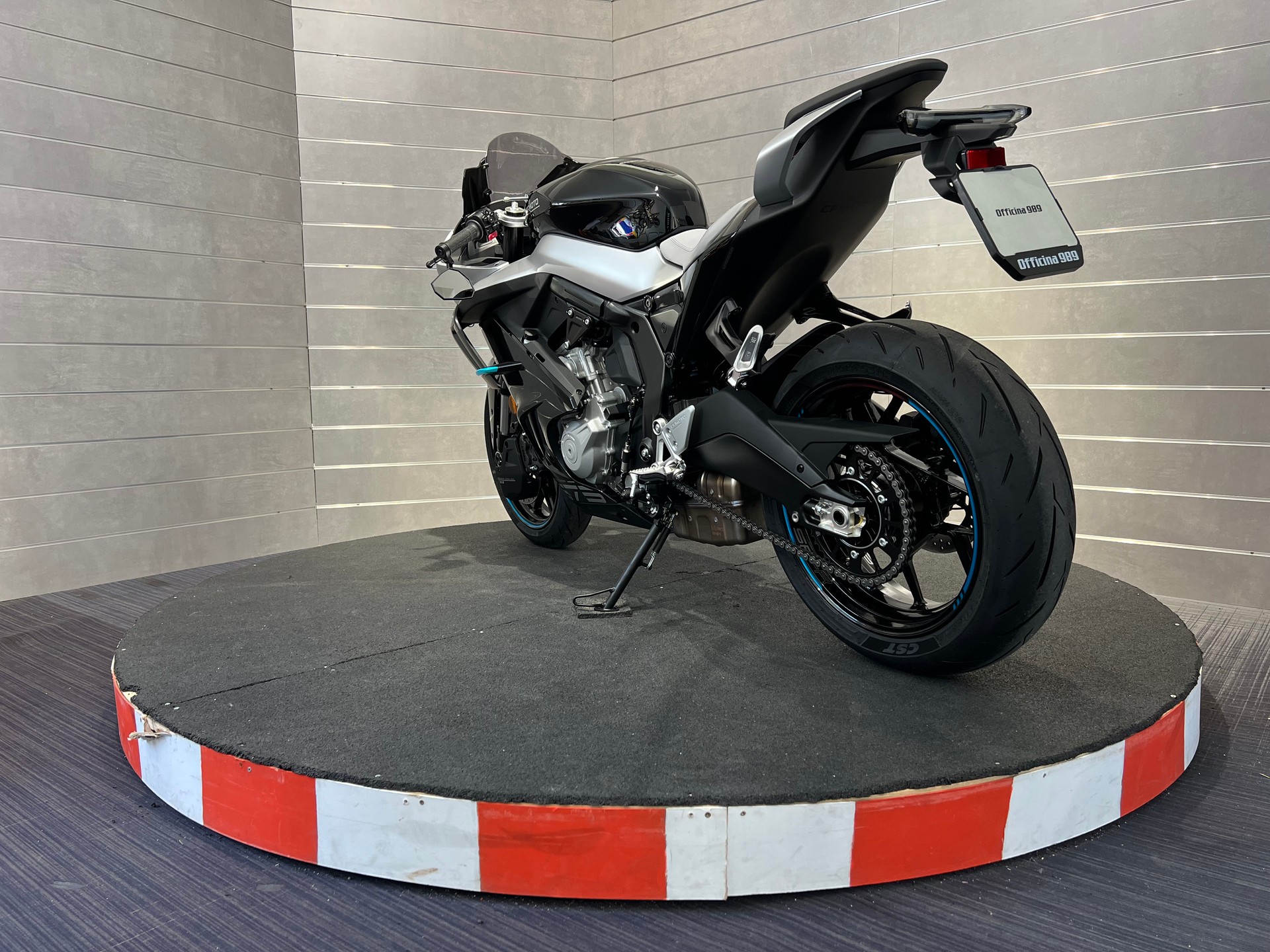 CF MOTO 675 SR-R-image-3