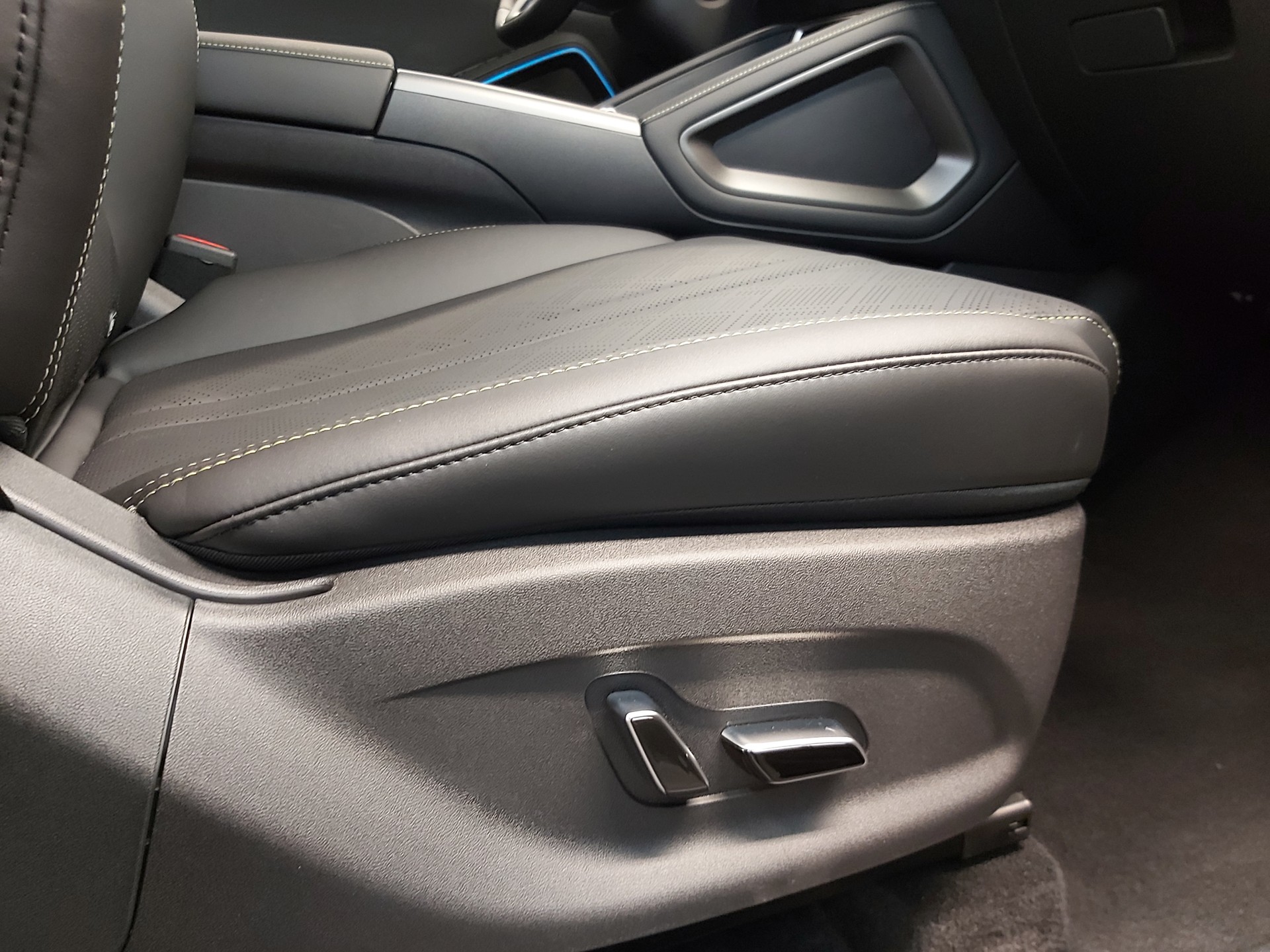 BYD Atto 2 DM-i Boost-image-11