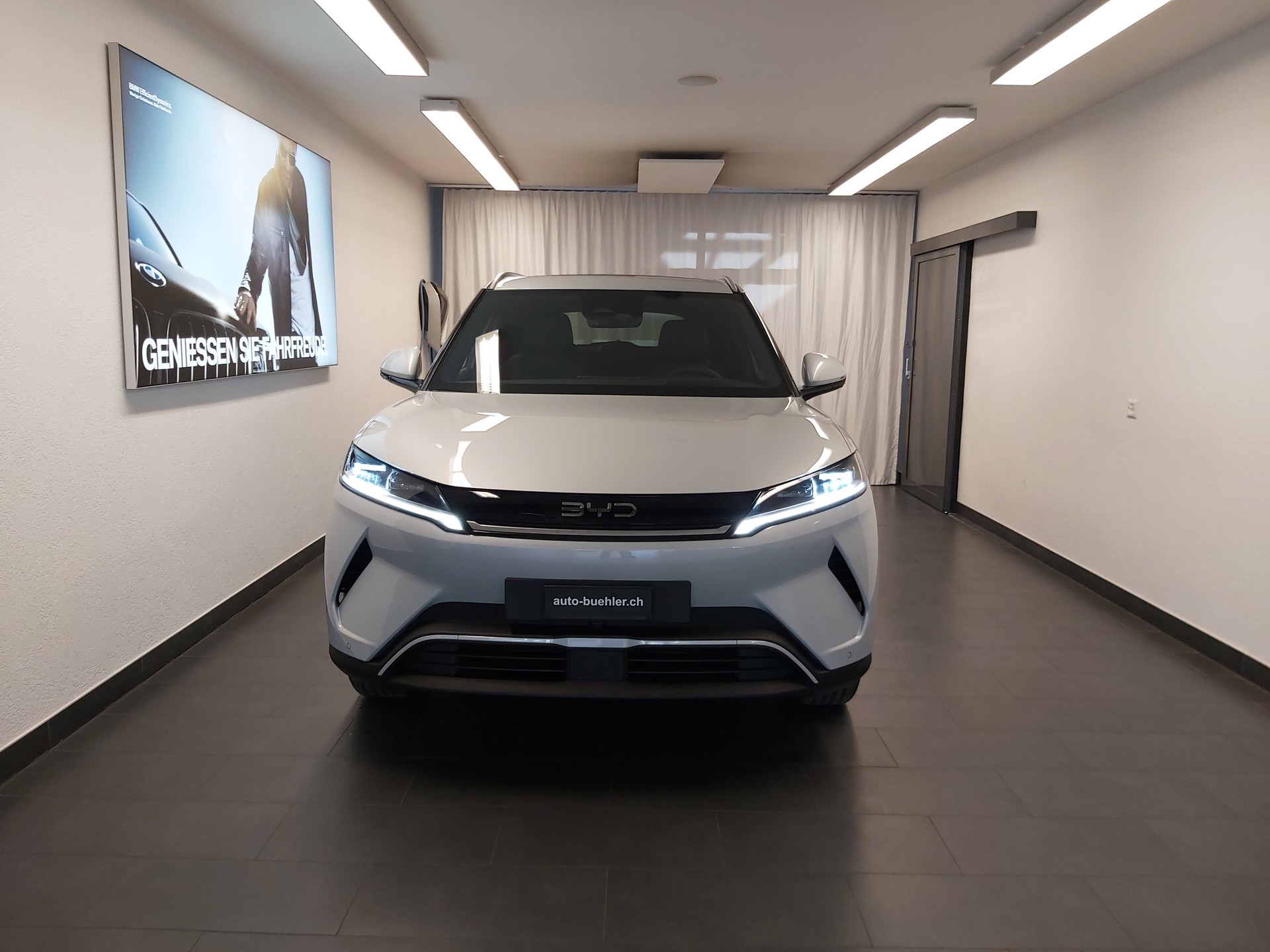 BYD Atto 2 DM-i Boost-showroom-element-1