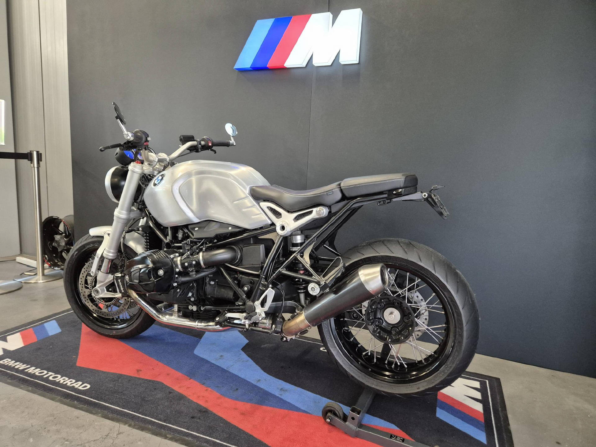 BMW R nineT-image-6