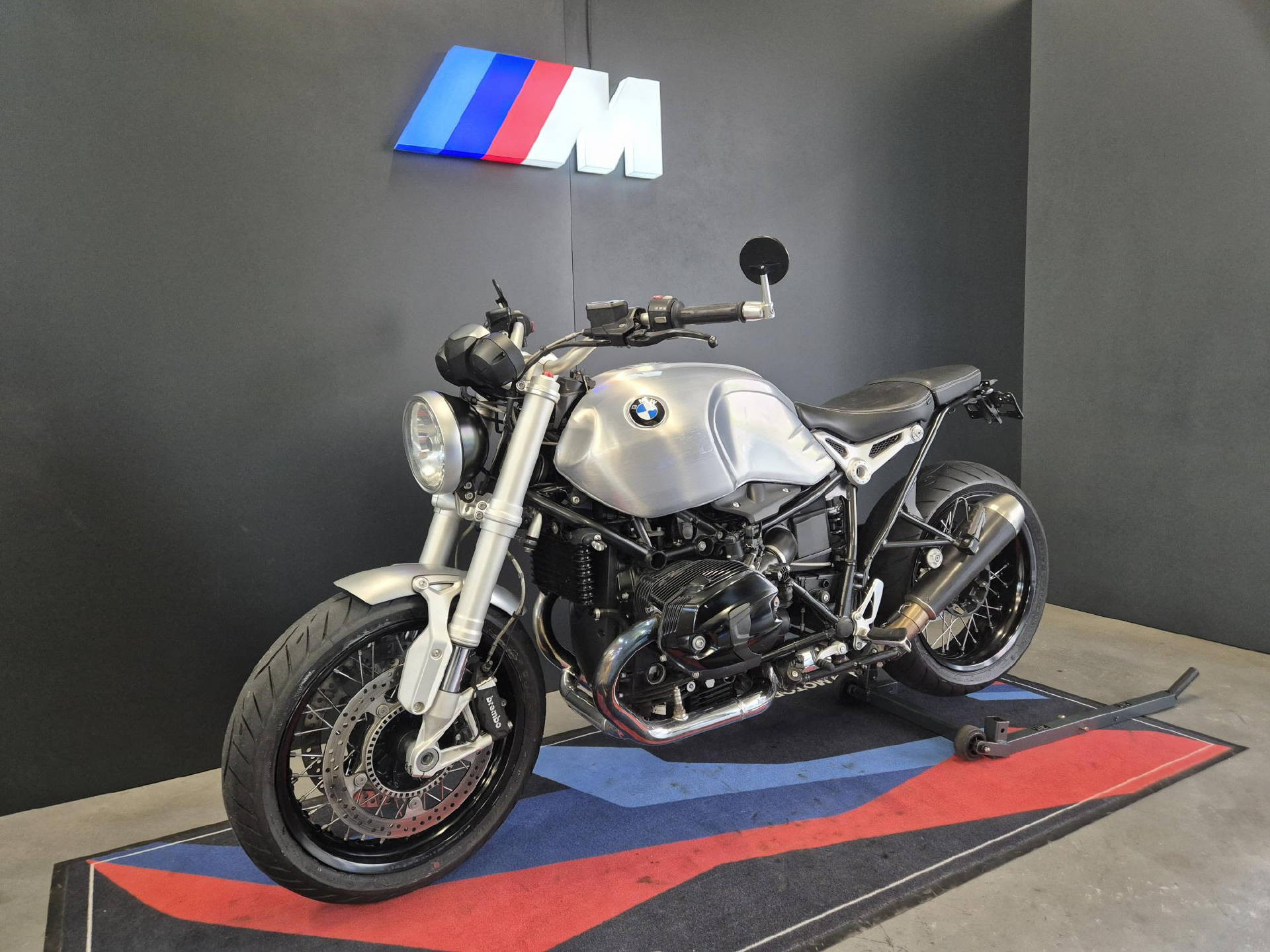 BMW R nineT-image-3