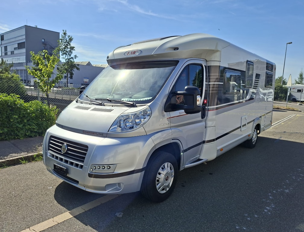 LMC T 671 *Maximale Wertbeständigkeit und absoluten Premium-Schlafkomfort*Automat 150PS *2x Solar Panel *RFahrkamera *Navigation*