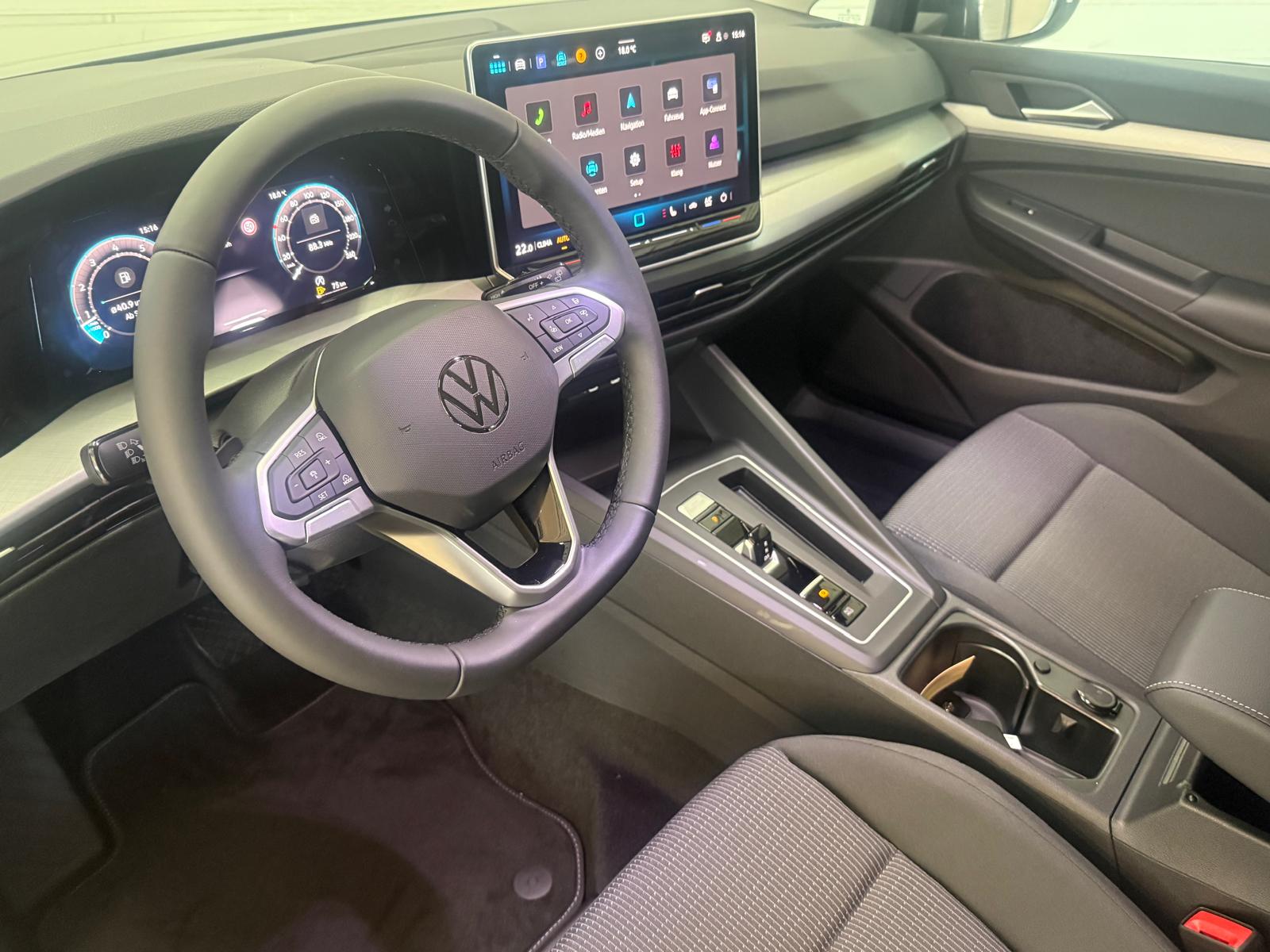 VW Golf 1.5 e TSI mHEV Value DSG-image-8