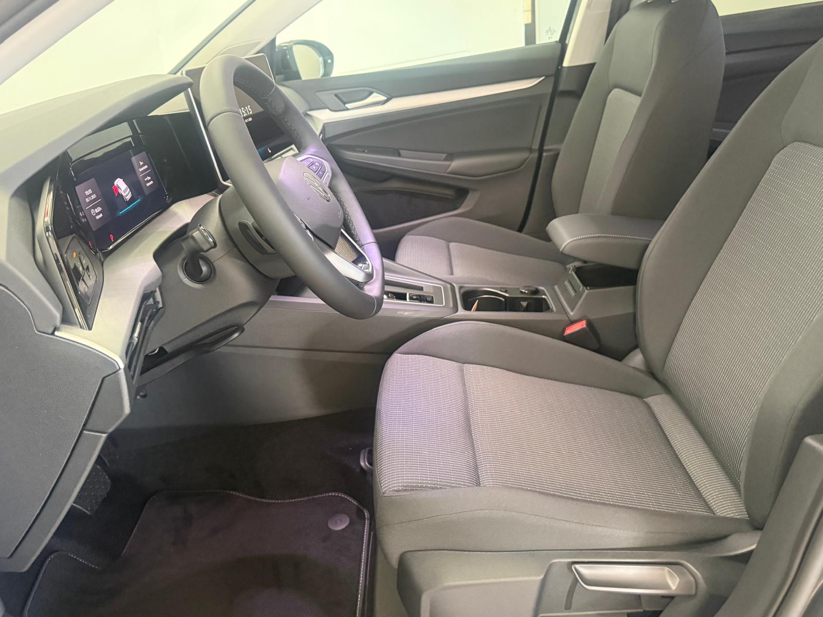 VW Golf 1.5 e TSI mHEV Value DSG-image-9