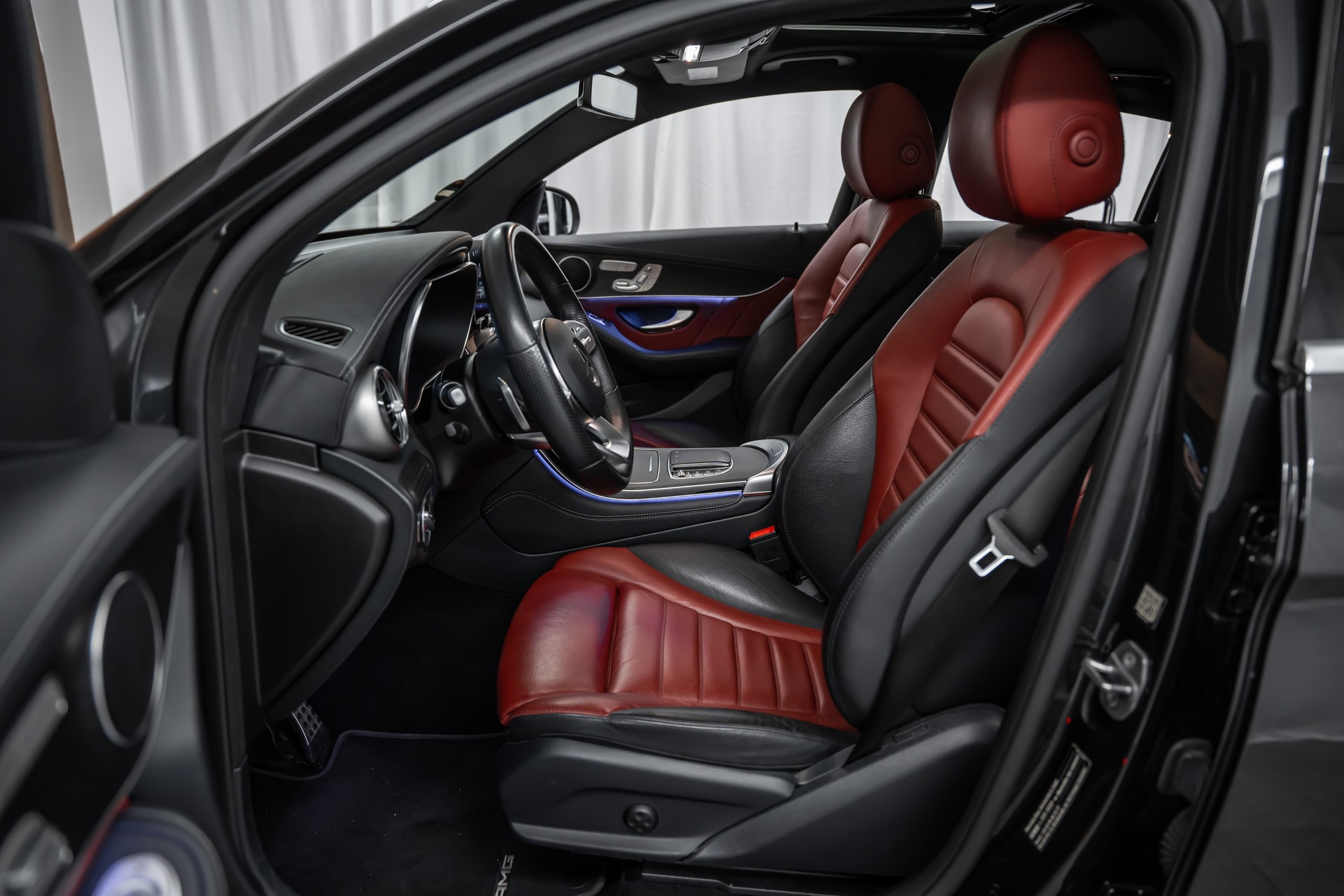 MERCEDES-BENZ GLC Coupé 300 d AMG Line 4Matic 9G-Tronic *Panorama*Leder*Head-Up*360°*-image-11