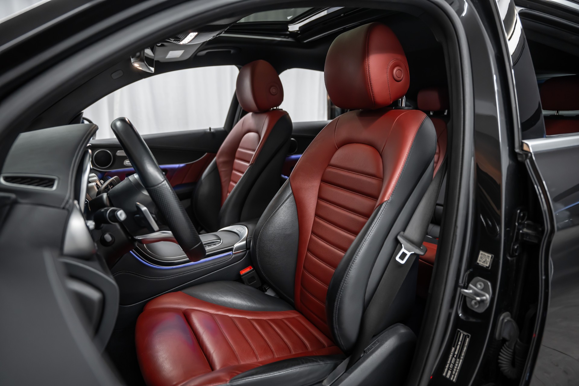MERCEDES-BENZ GLC Coupé 300 d AMG Line 4Matic 9G-Tronic *Panorama*Leder*Head-Up*360°*-image-12