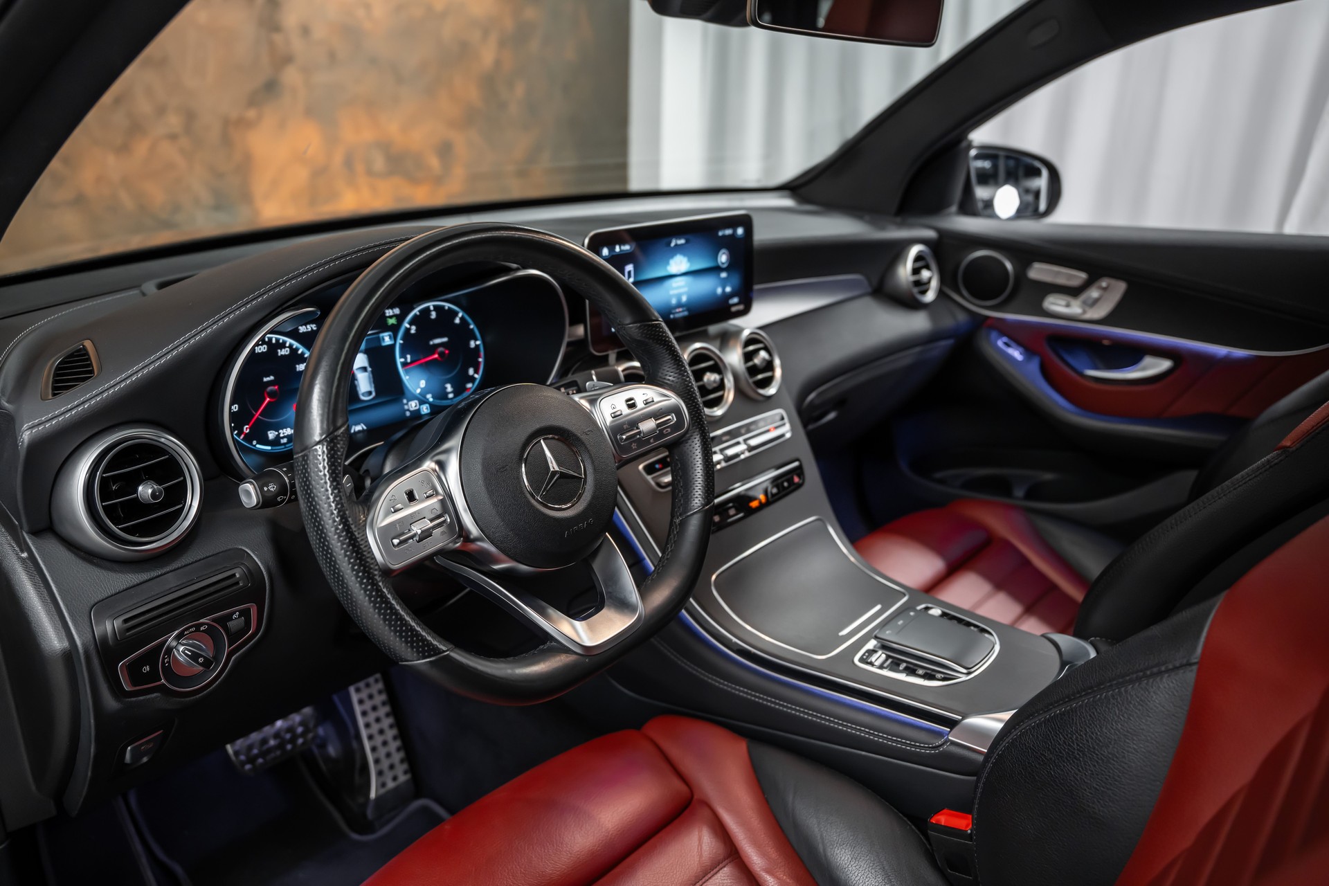 MERCEDES-BENZ GLC Coupé 300 d AMG Line 4Matic 9G-Tronic *Panorama*Leder*Head-Up*360°*-image-10
