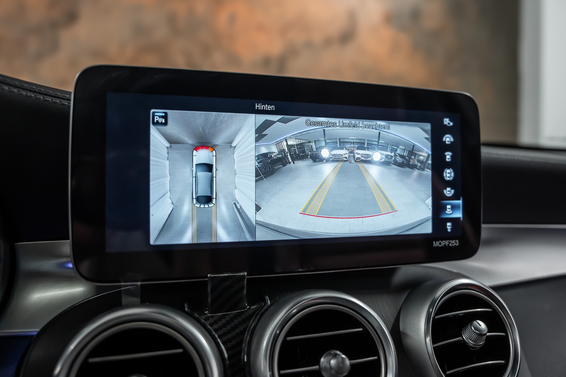 MERCEDES-BENZ GLC Coupé 300 d AMG Line 4Matic 9G-Tronic *Panorama*Leder*Head-Up*360°*-image-27