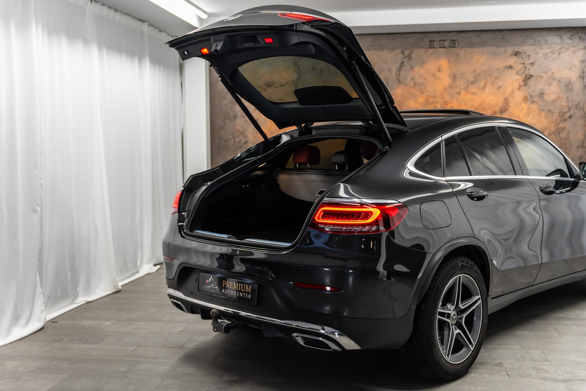 MERCEDES-BENZ GLC Coupé 300 d AMG Line 4Matic 9G-Tronic *Panorama*Leder*Head-Up*360°*-image-7