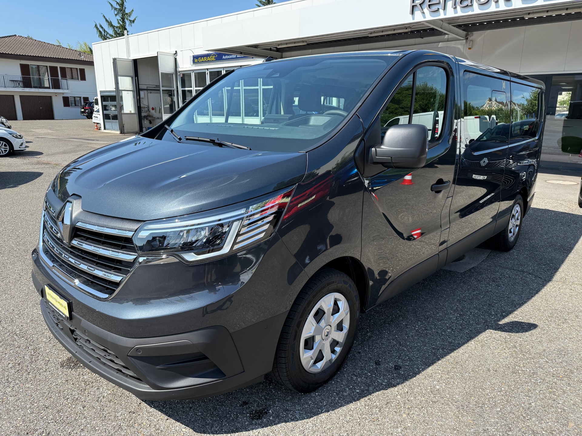 RENAULT Trafic Blue dCi 150 Grand Passenger Evolution EDC-showroom-element-1