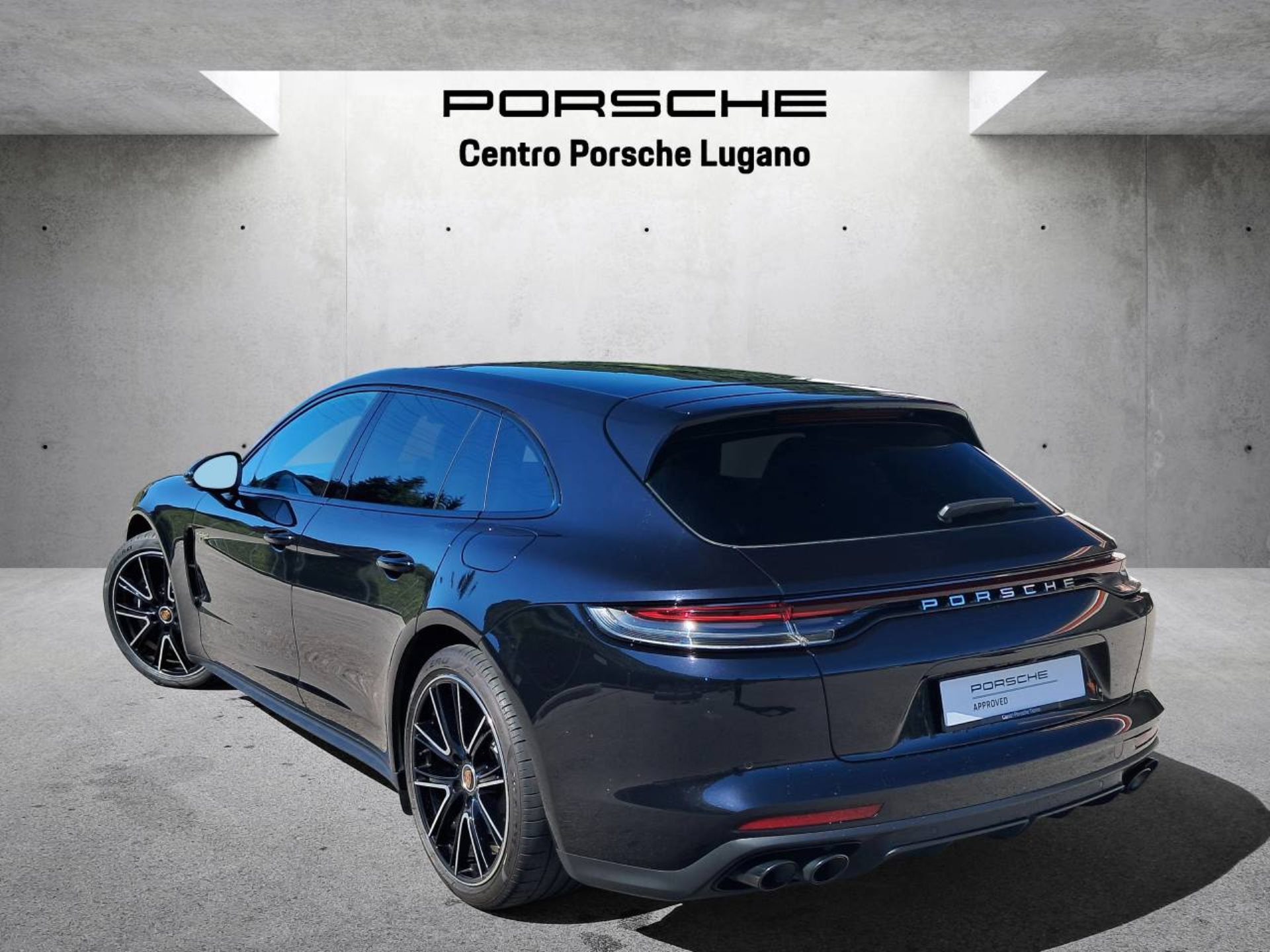 PORSCHE Panamera 4S E-Hybrid Sport Turismo (MY22)-showroom-element-2