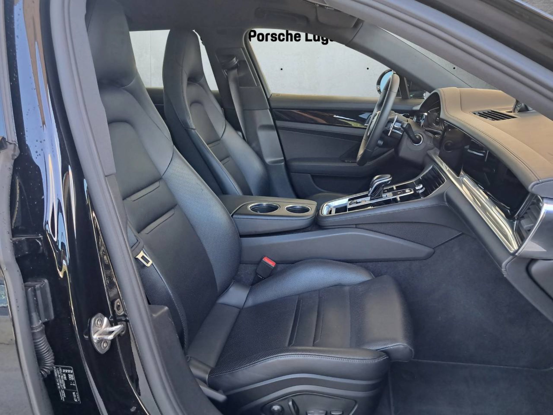 PORSCHE Panamera 4S E-Hybrid Sport Turismo (MY22)-image-14