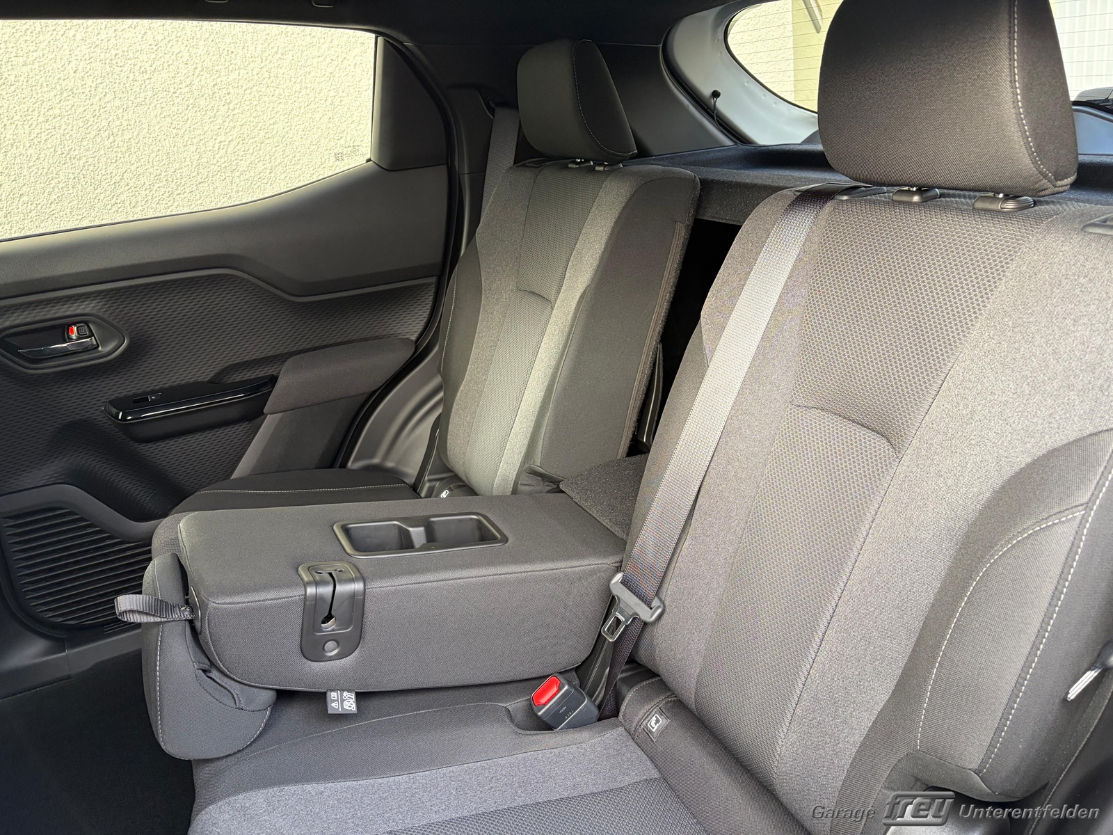 TOYOTA Urban Cruiser 61 kWh Trend AWD-image-14