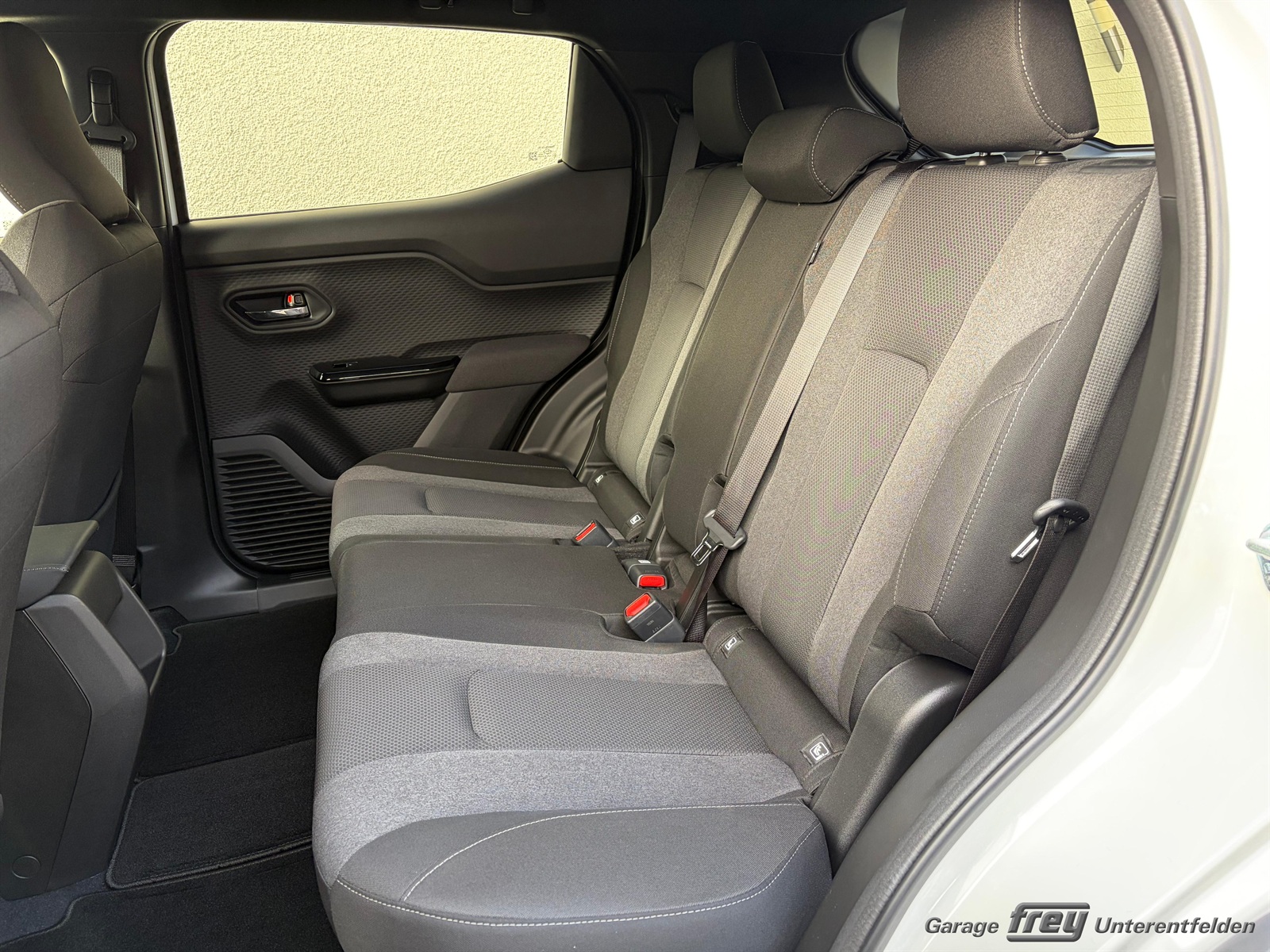 TOYOTA Urban Cruiser 61 kWh Trend AWD-image-13