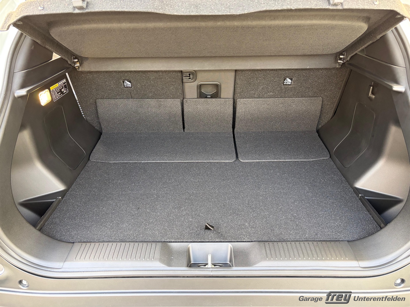 TOYOTA Urban Cruiser 61 kWh Trend AWD-image-15