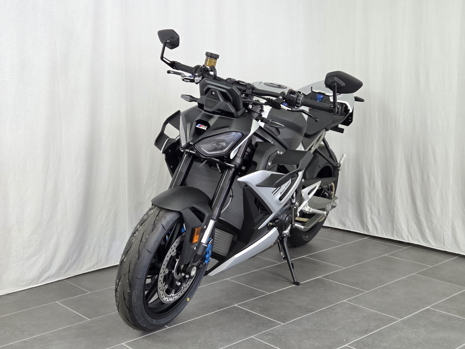 BMW M 1000 R-image-2