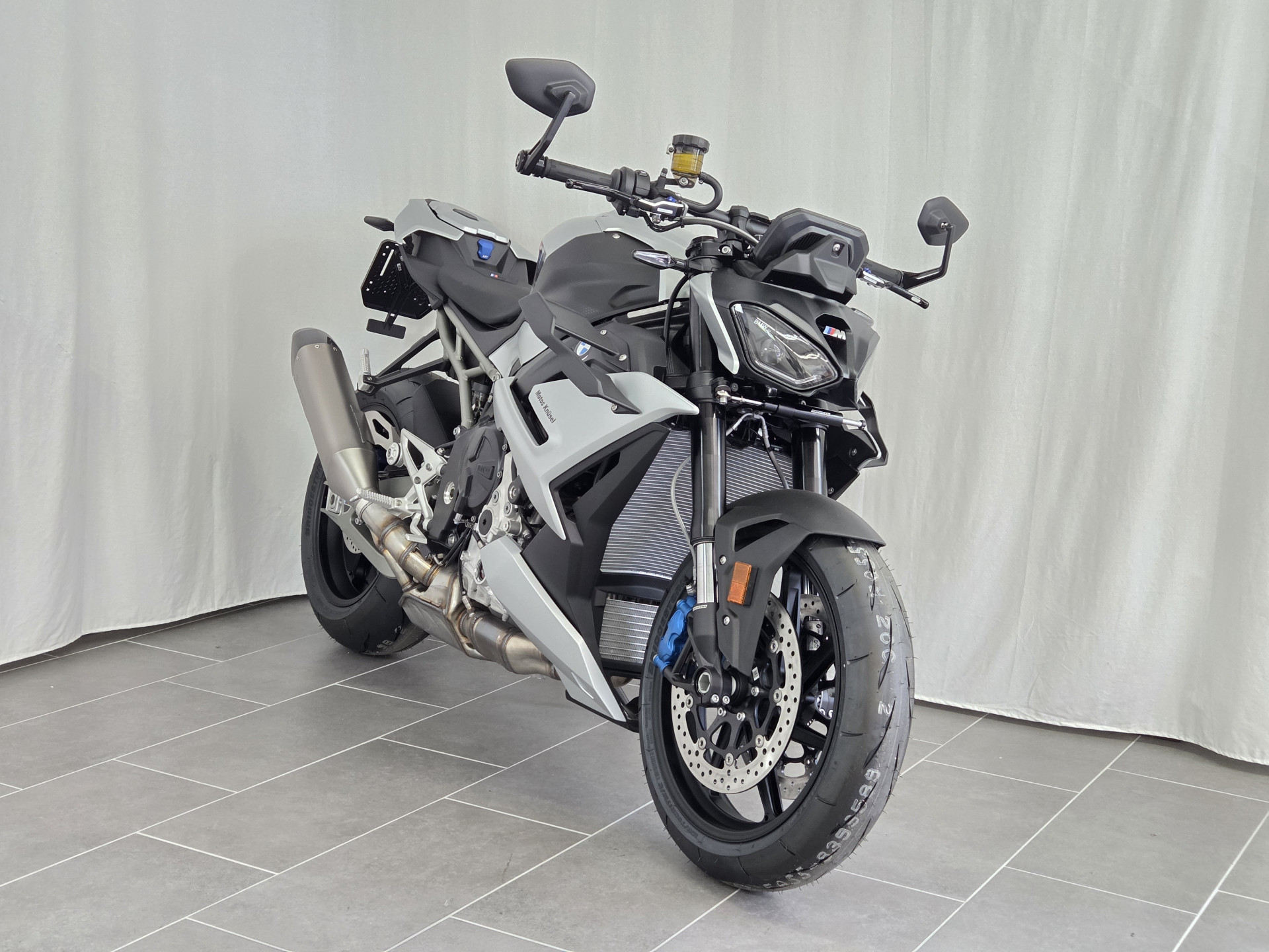 BMW M 1000 R-image-1