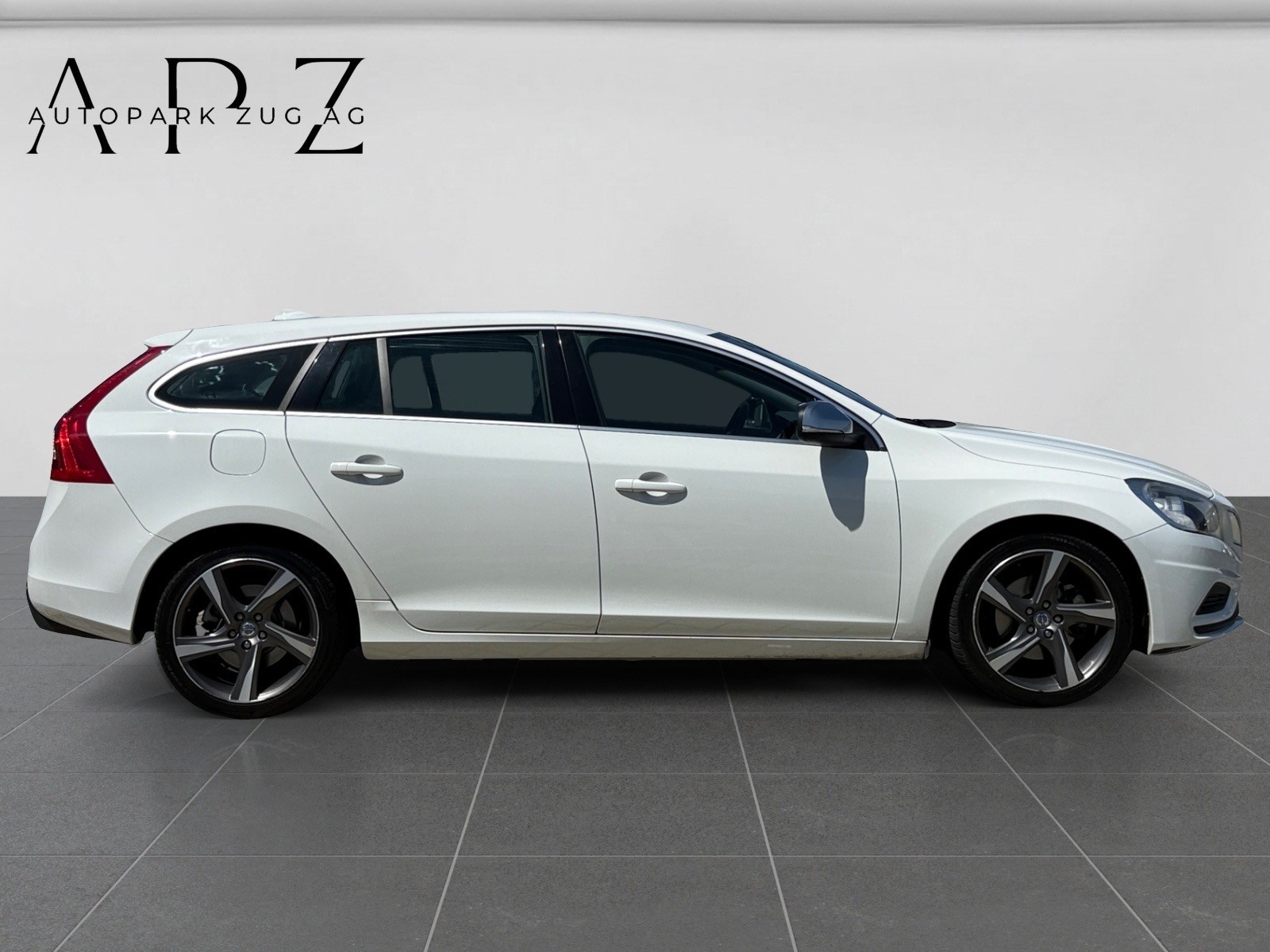 VOLVO V60 D2 R-Design-image-3