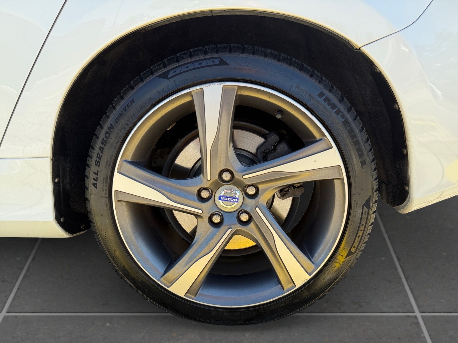 VOLVO V60 D2 R-Design-image-13