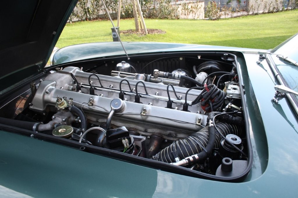 ASTON MARTIN DB4 Series V-image-10
