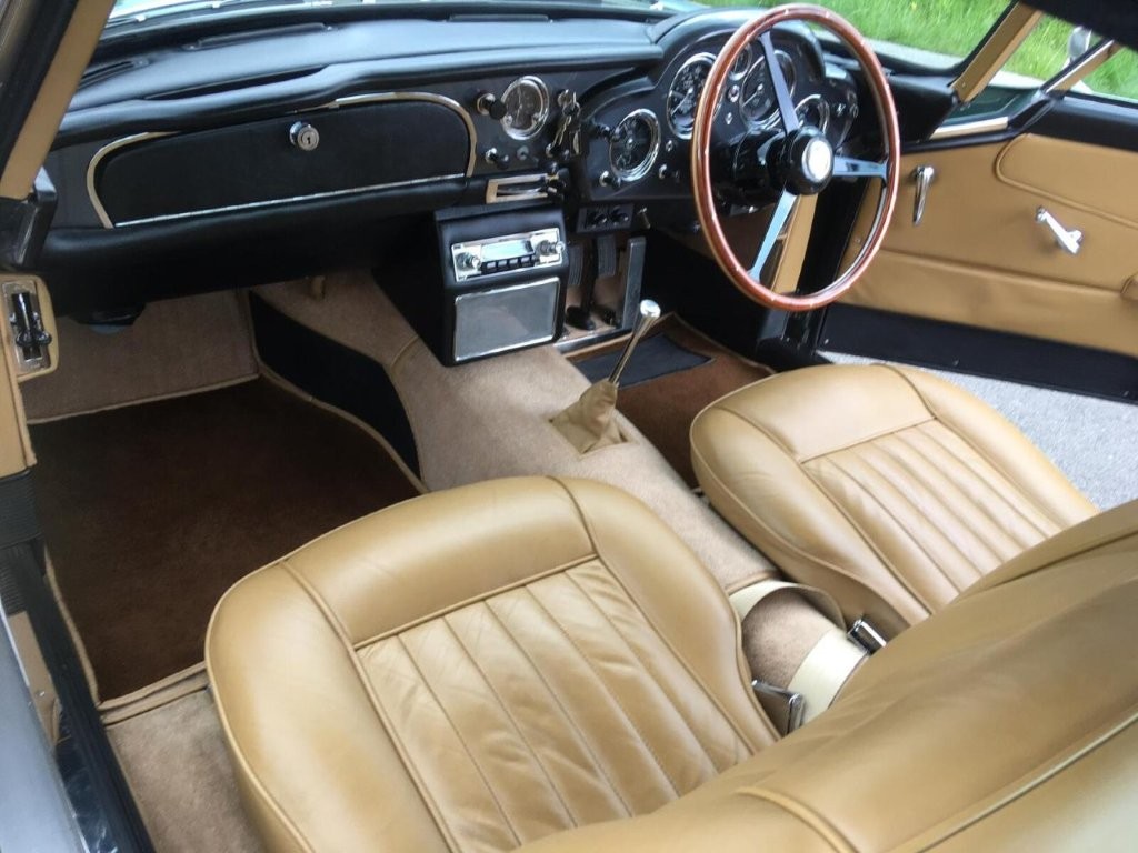 ASTON MARTIN DB4 Series V-image-14