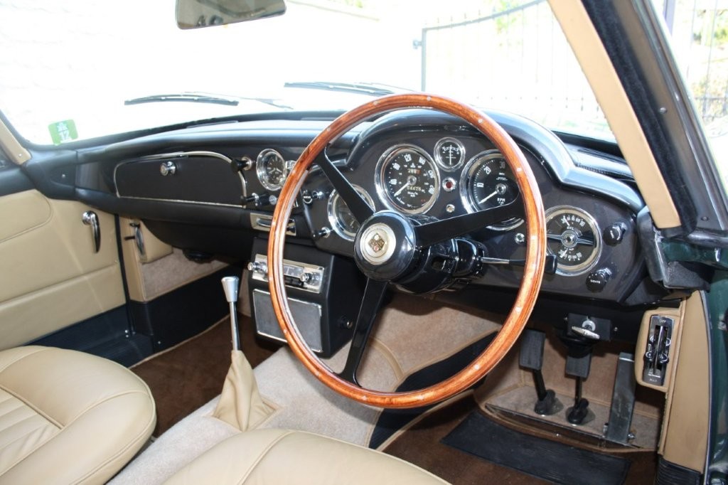 ASTON MARTIN DB4 Series V-image-15