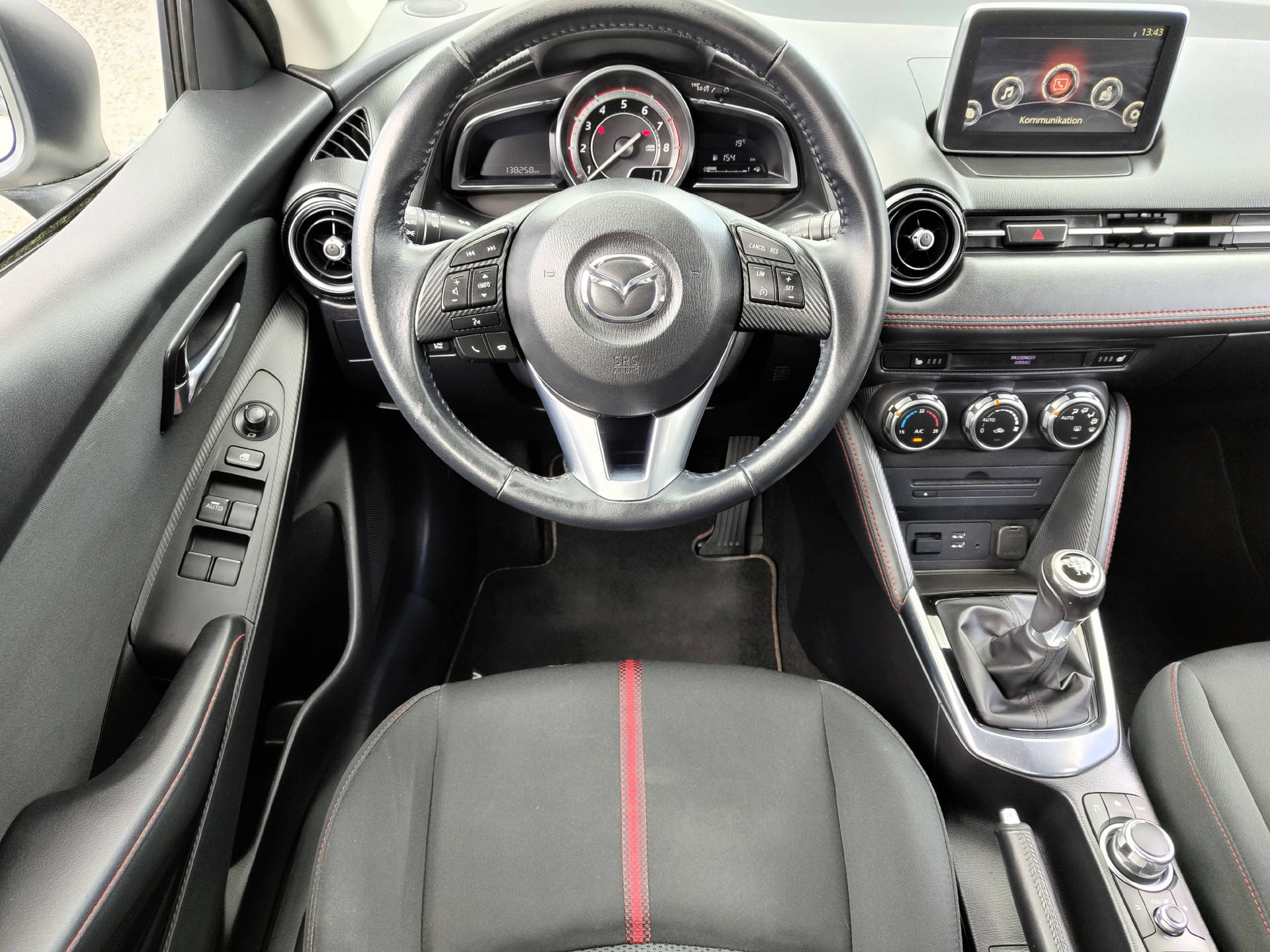 MAZDA 2 1.5 115 Revolution-image-4