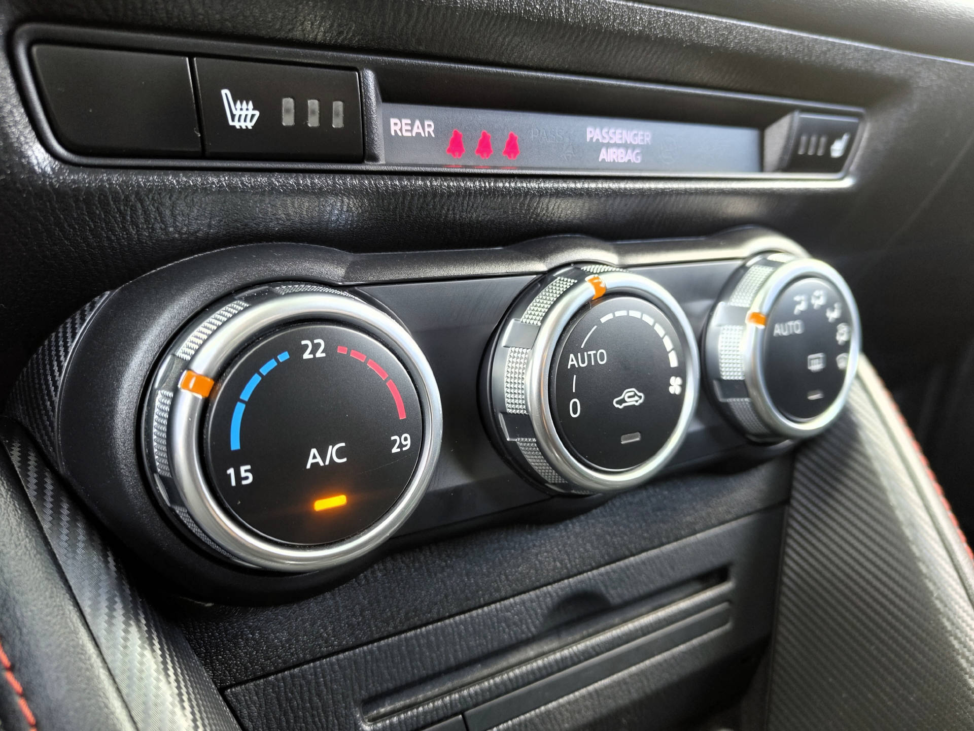 MAZDA 2 1.5 115 Revolution-image-9
