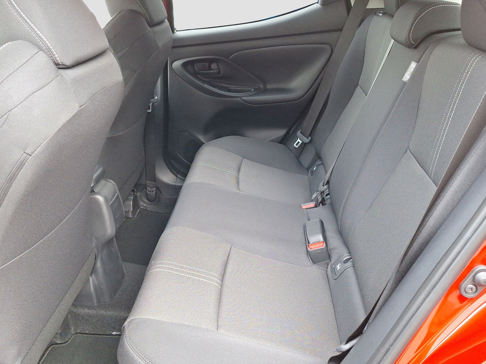 TOYOTA Yaris 1.5 VVT-i HSD Trend-image-10