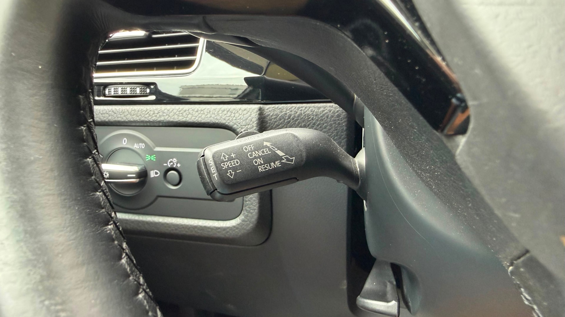 VW Touareg 3.0 TDI BlueMotion Technology Tiptronic-image-9
