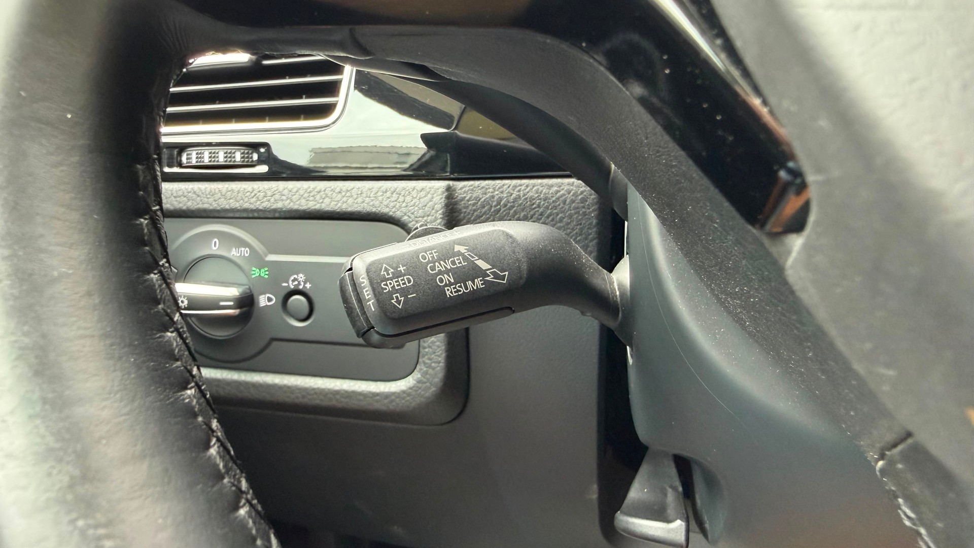 VW Touareg 3.0 TDI BlueMotion Technology Tiptronic-image-9