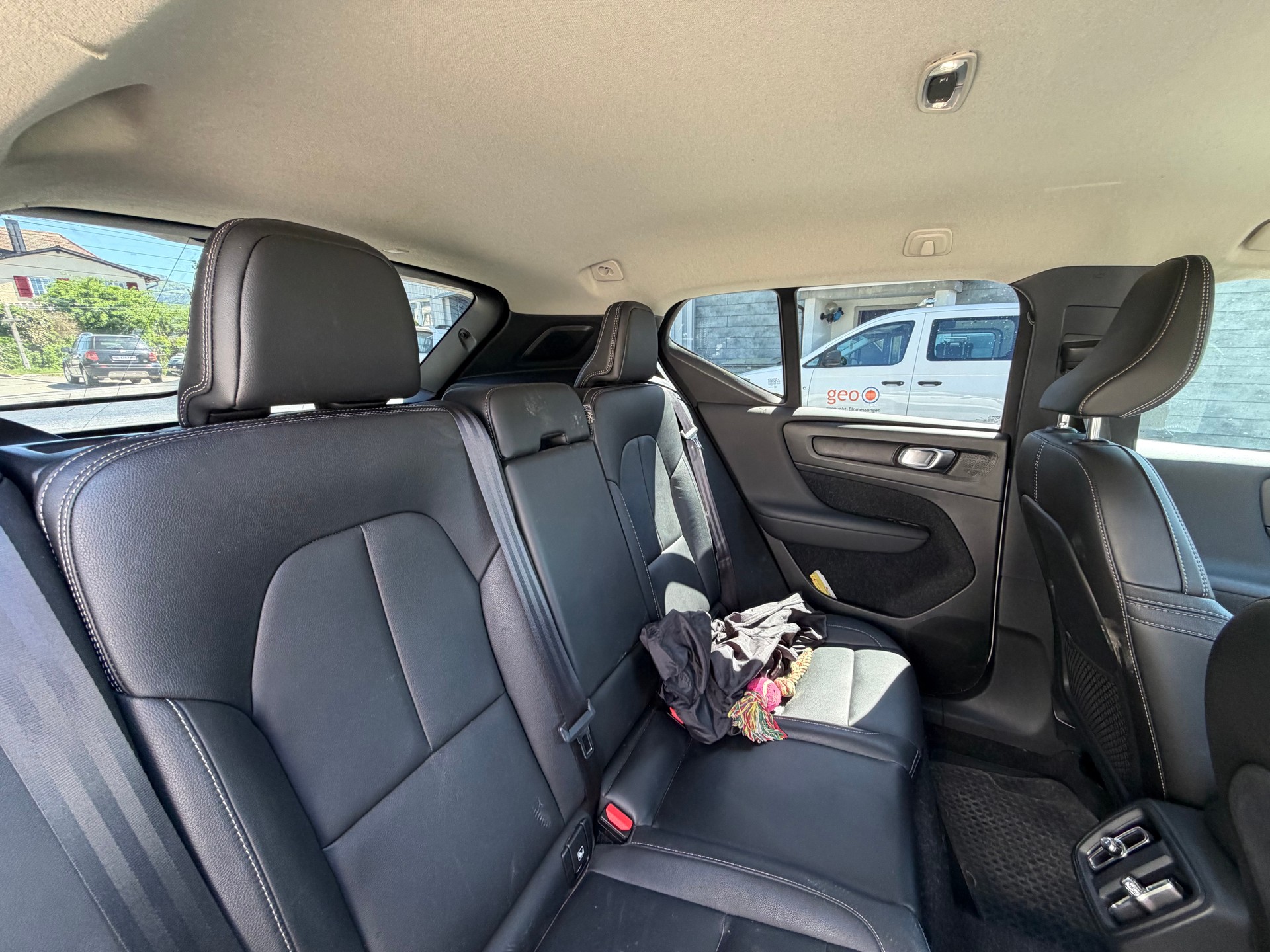 VOLVO XC40 D4 AWD Momentum Geartronic-image-10