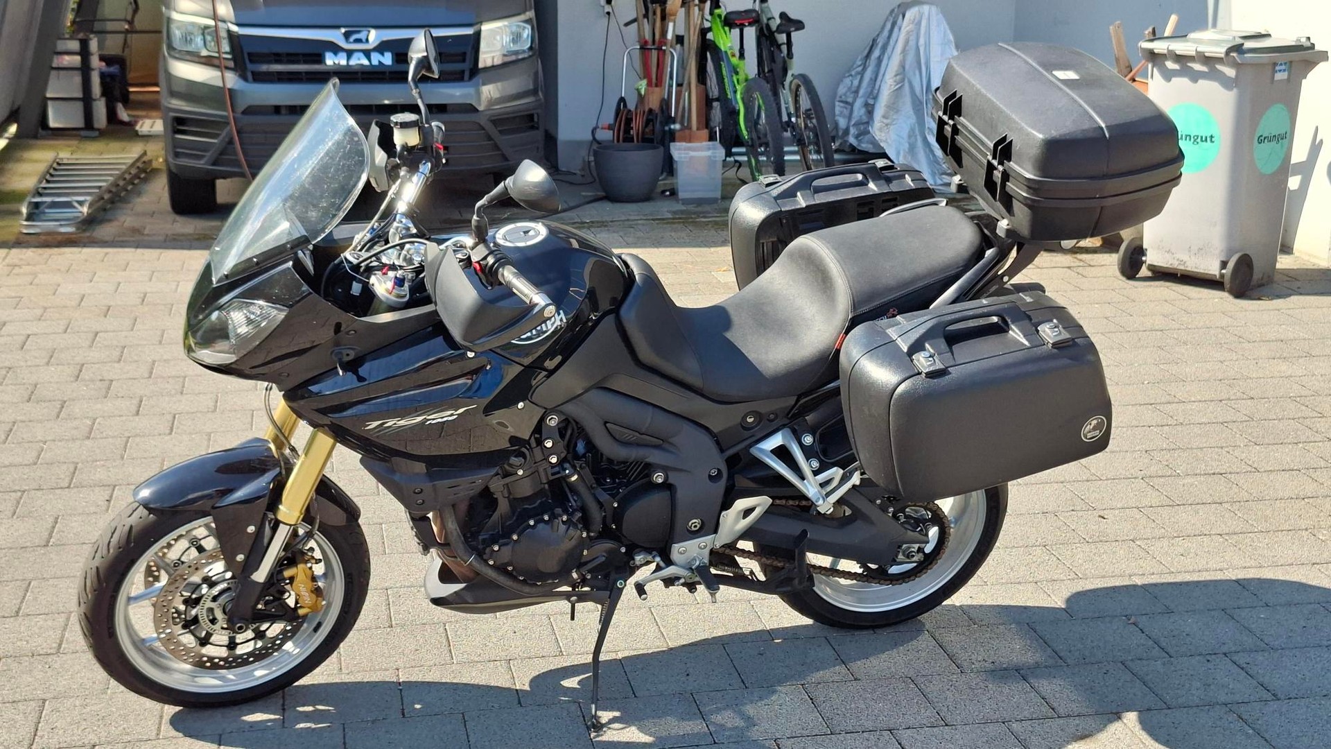 TRIUMPH Tiger 1050 ABS-image-1