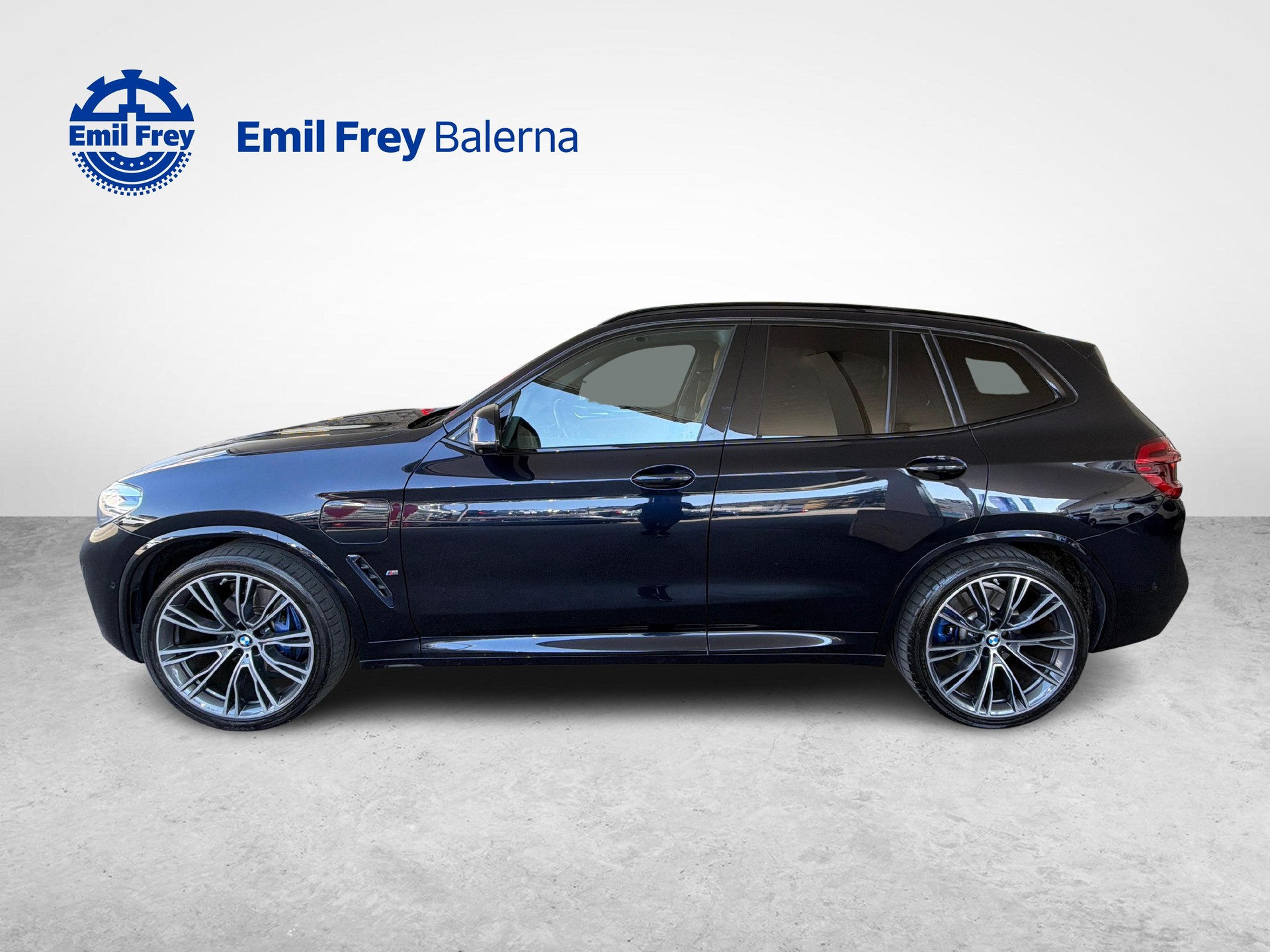 BMW X3 30e xDrive-showroom-element-3