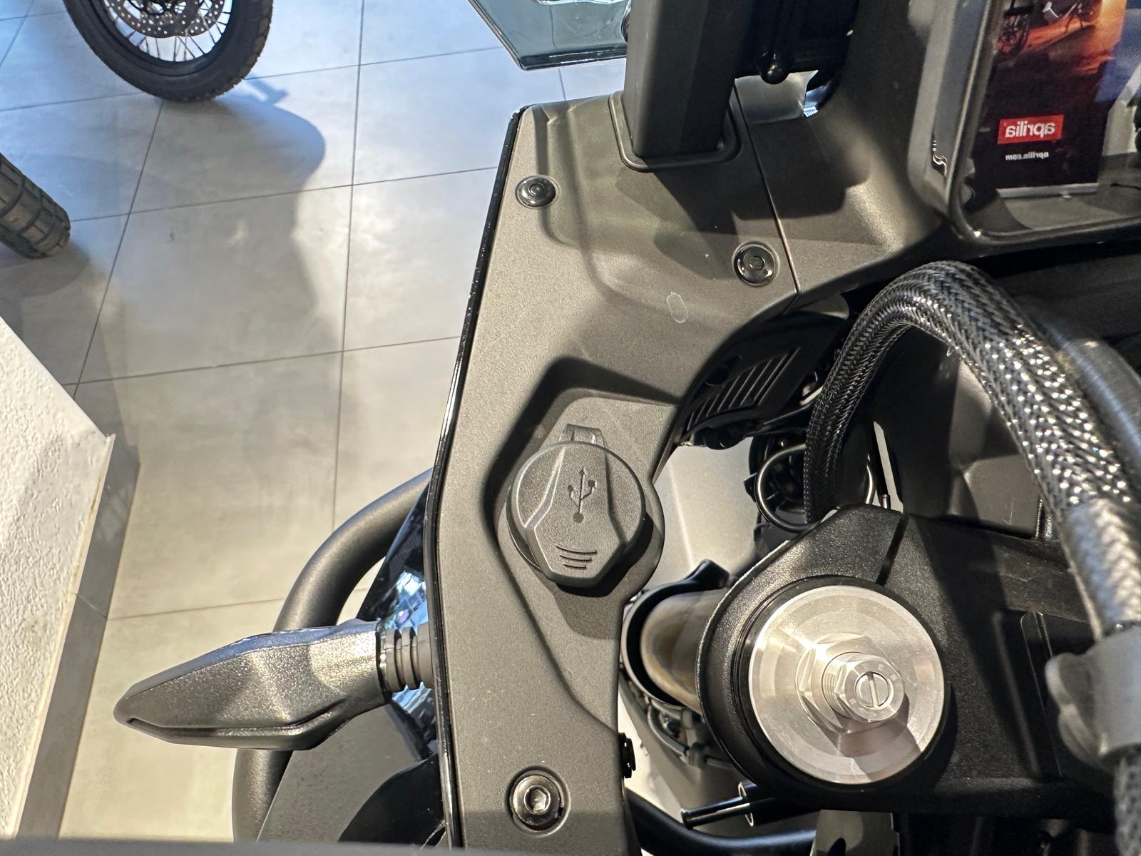 CF MOTO 800 MT Explore | Occasion | nur 1'800 km | Topcase | Top Zustand-image-11