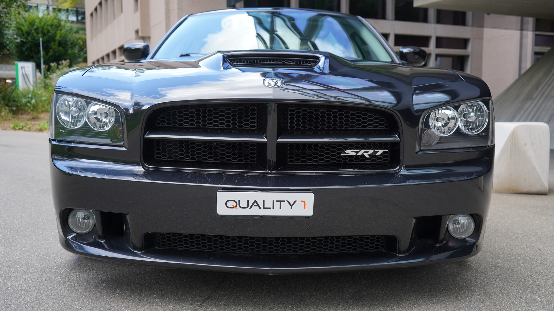 DODGE Charger SRT8 HEMI-showroom-element-1