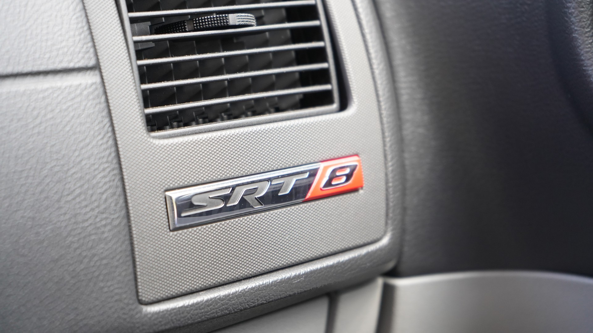 DODGE Charger SRT8 HEMI-image-12