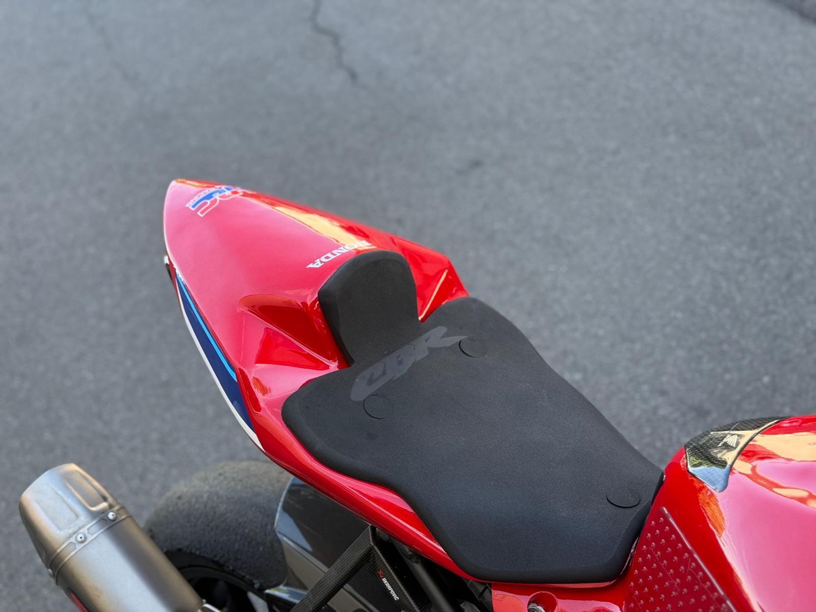 HONDA CBR 1000 RR-R SP-image-15