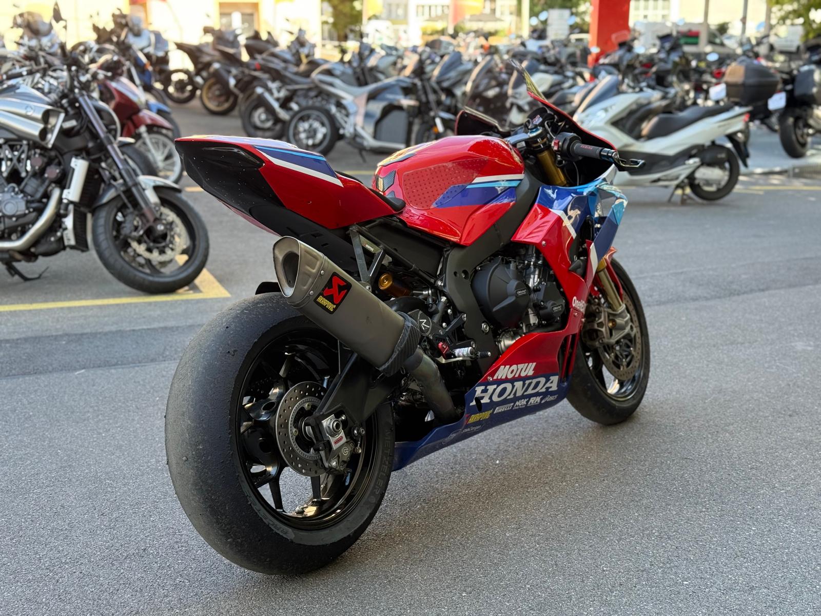 HONDA CBR 1000 RR-R SP-image-6