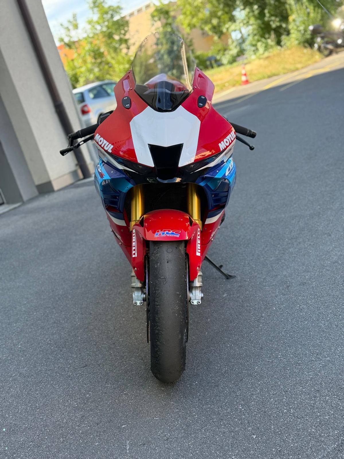 HONDA CBR 1000 RR-R SP-image-4