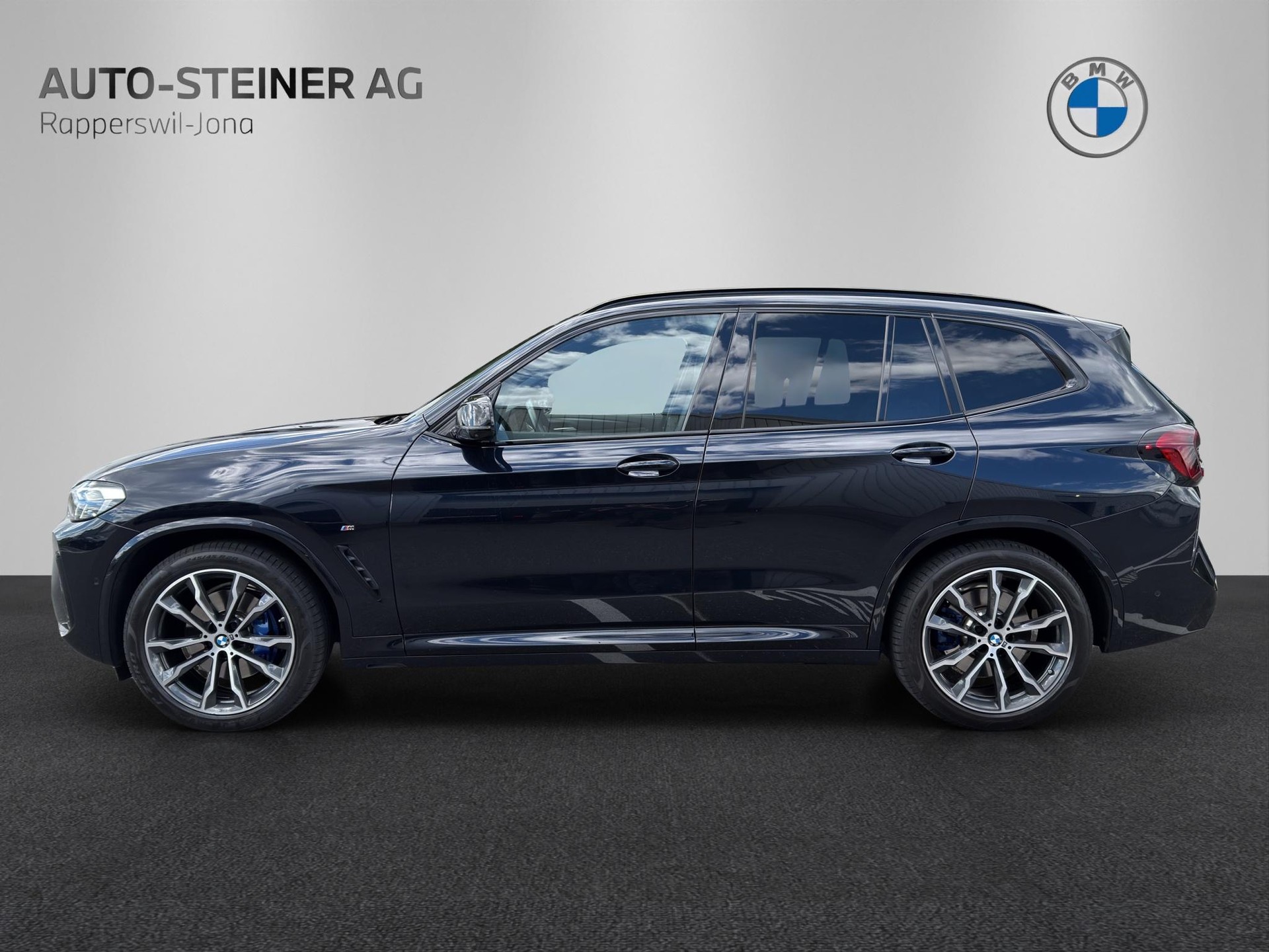 BMW X3 M40d-showroom-element-1